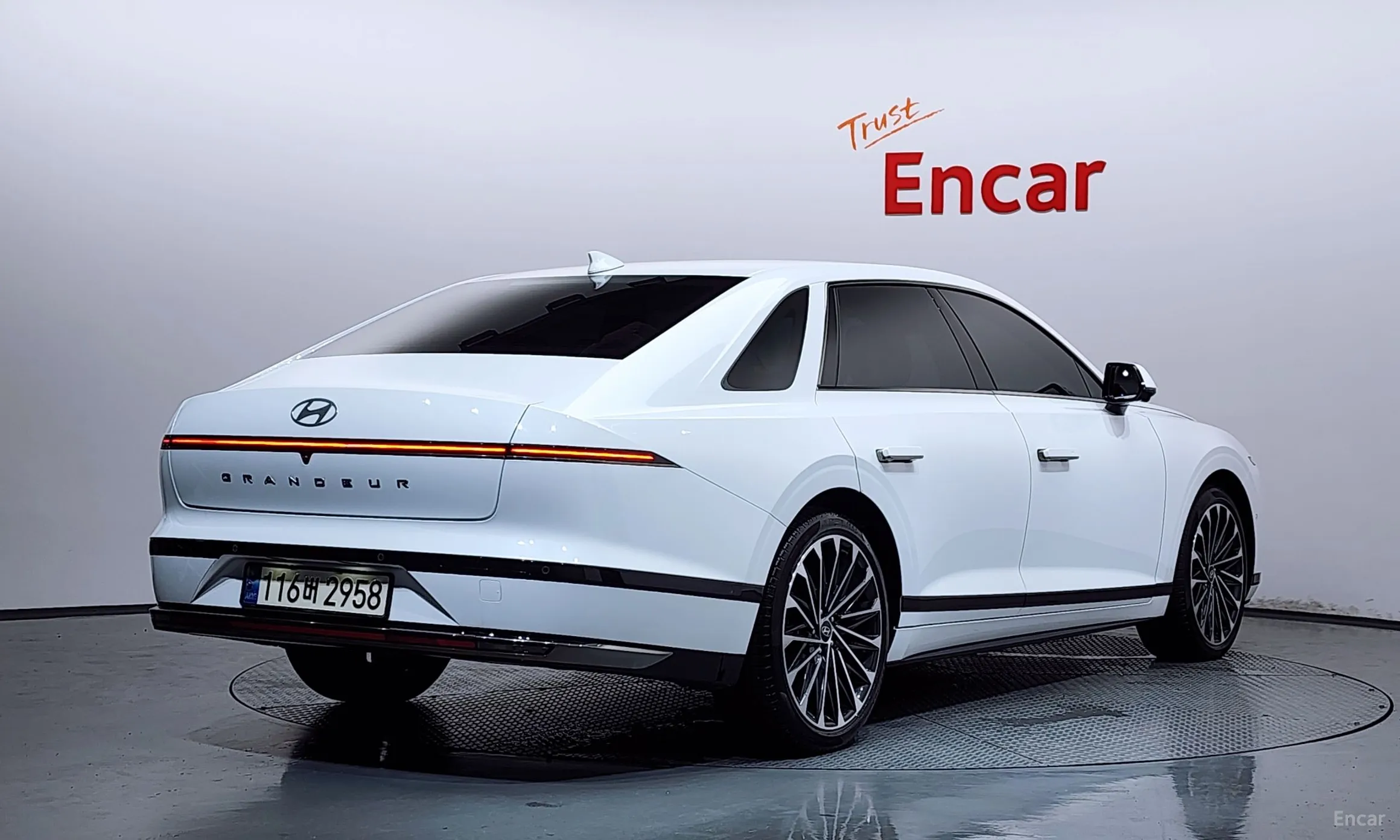 Hyundai Grandeur Hybrid (GN7)