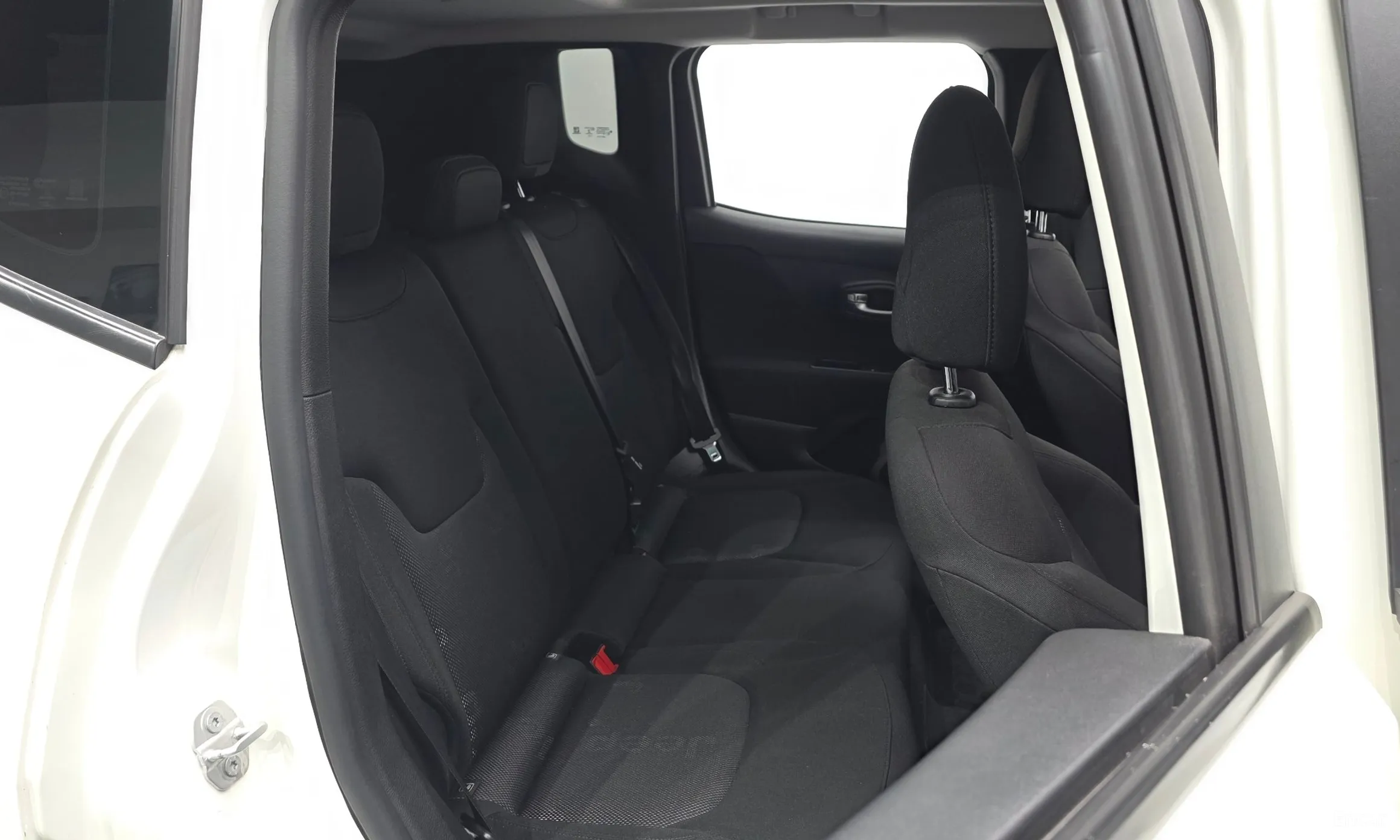 Jeep Renegade превью 11