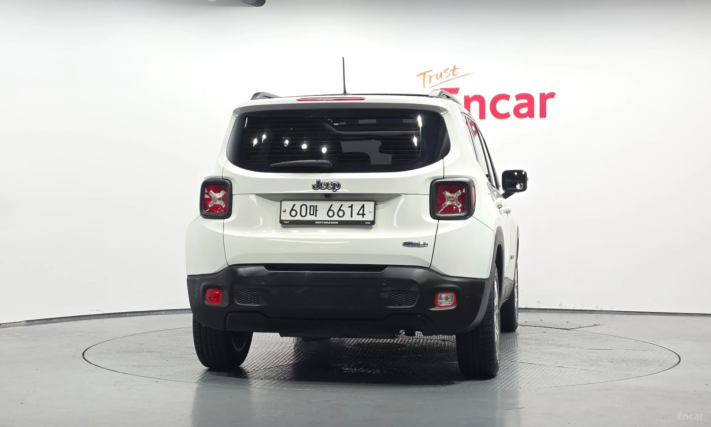 Jeep Renegade превью 4
