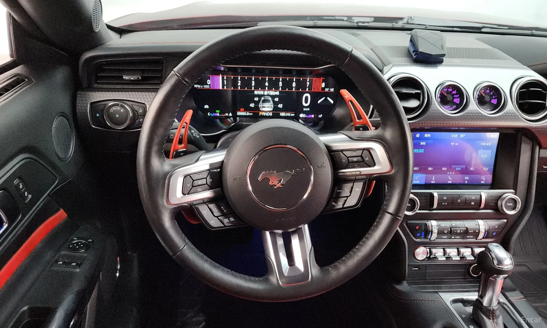 Ford Mustang превью 16