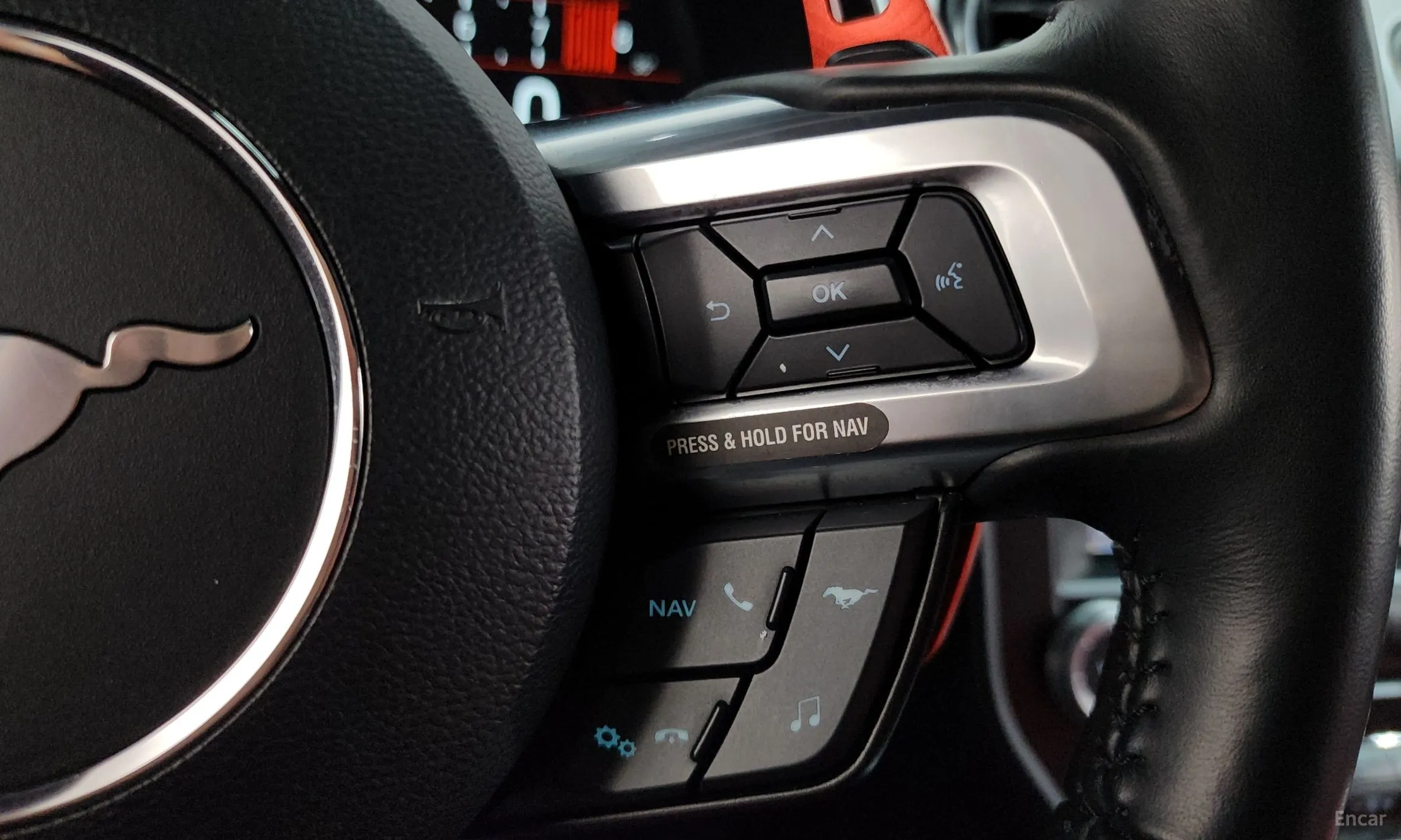 Ford Mustang превью 17
