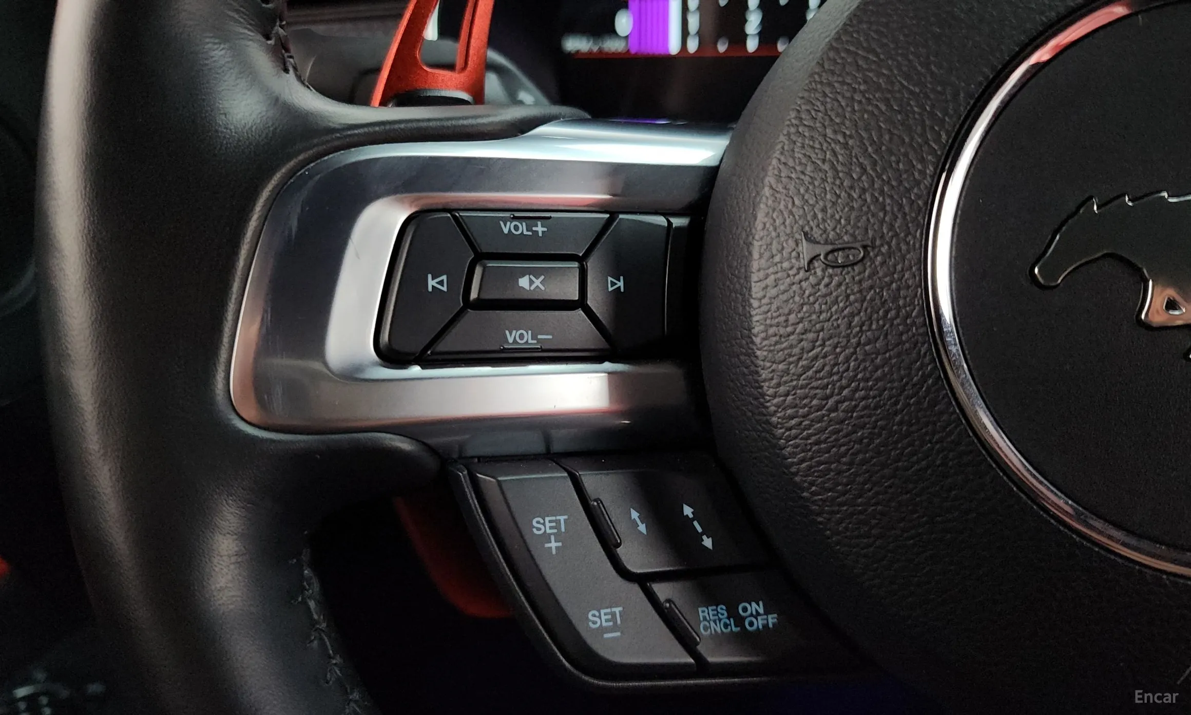 Ford Mustang превью 18