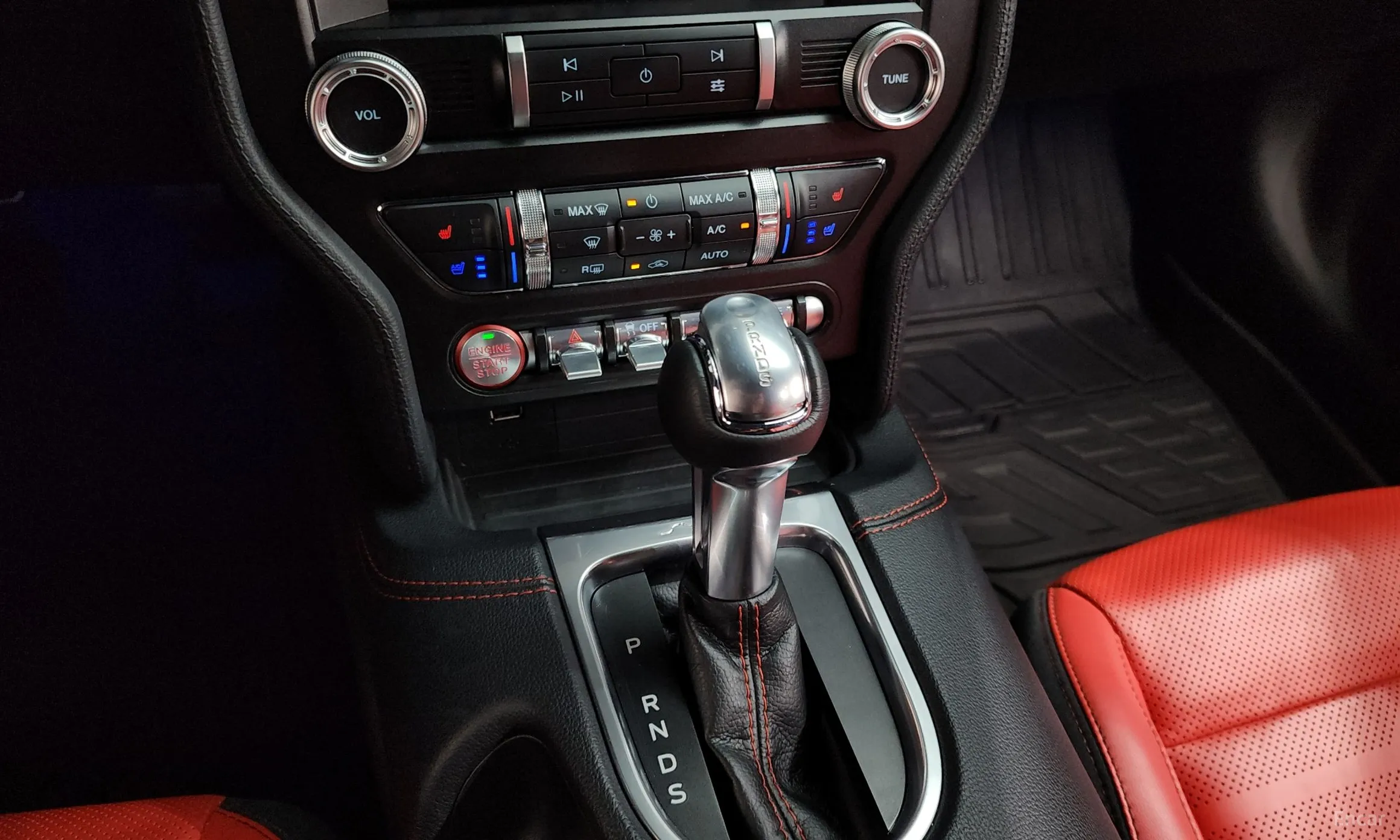 Ford Mustang превью 9