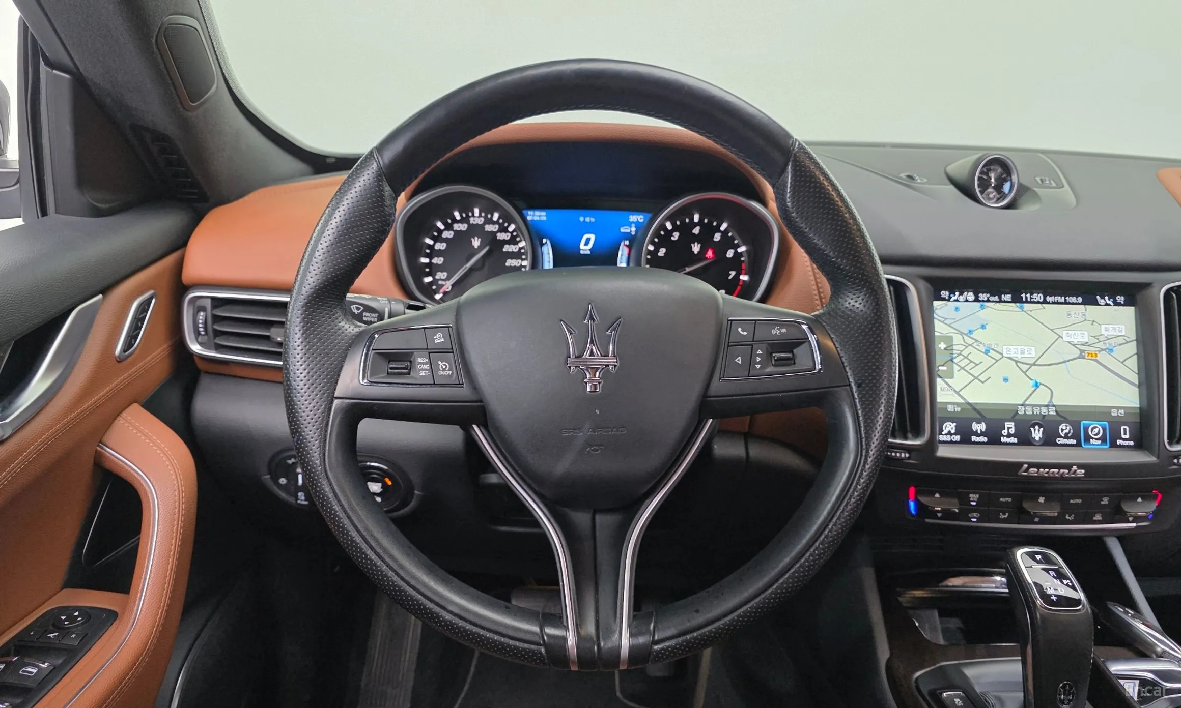 Maserati Levante превью 14