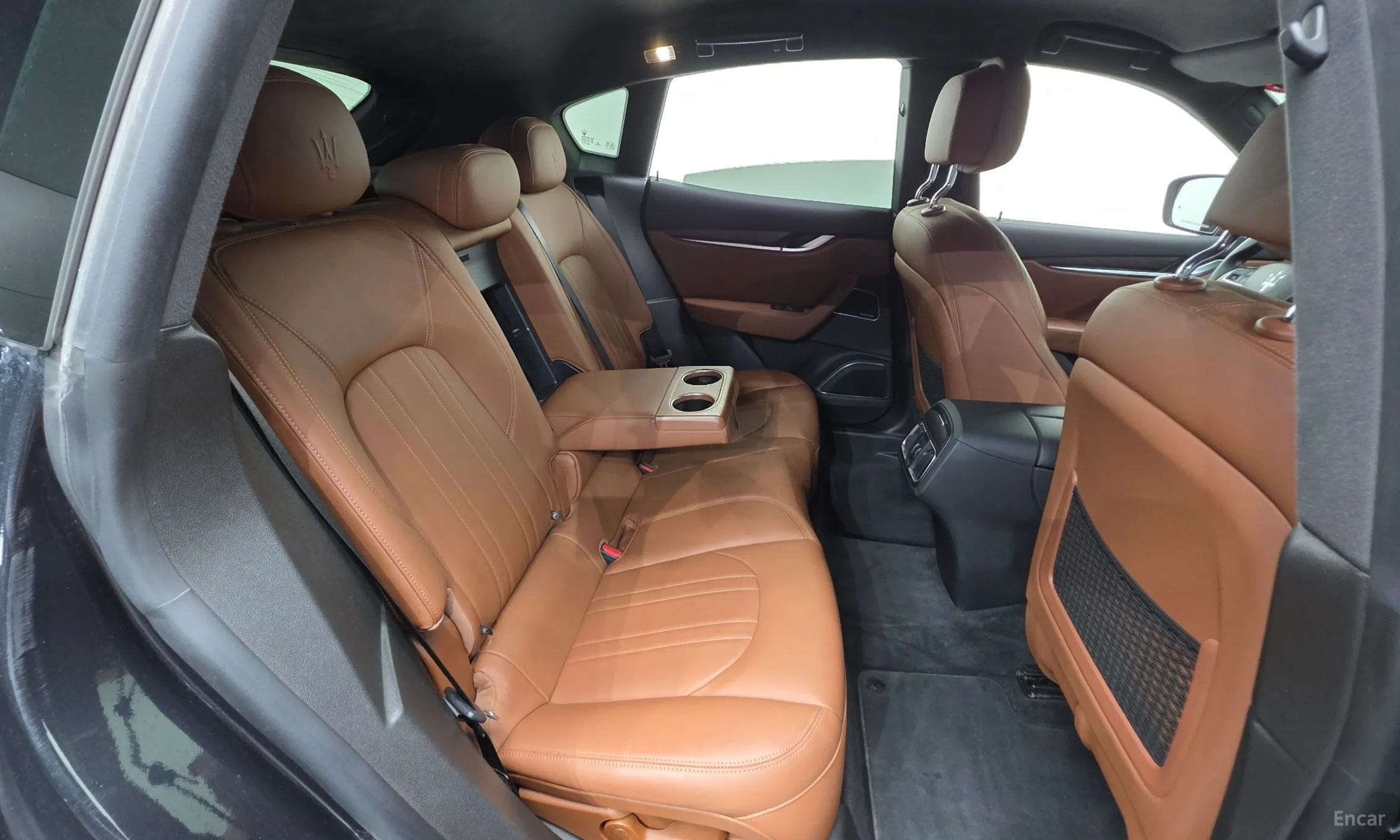 Maserati Levante превью 19