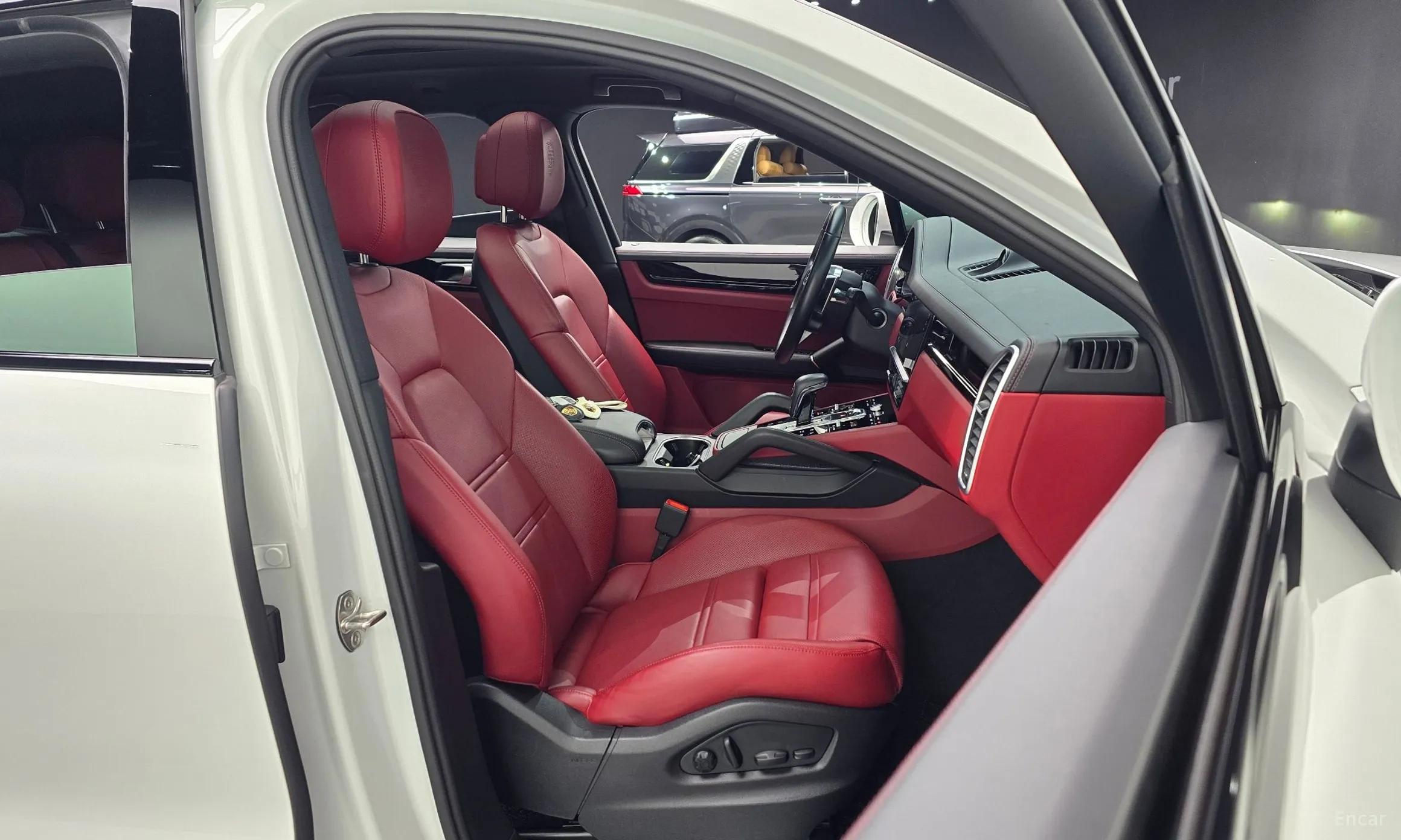 Porsche Cayenne (PO536) превью 10