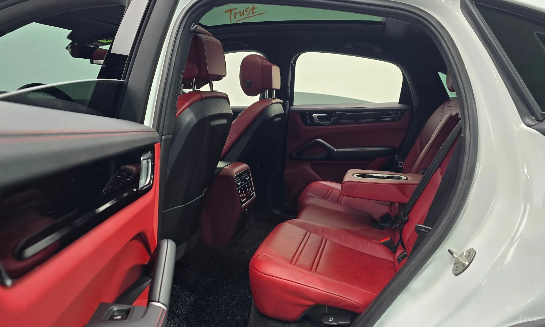Porsche Cayenne (PO536) превью 12
