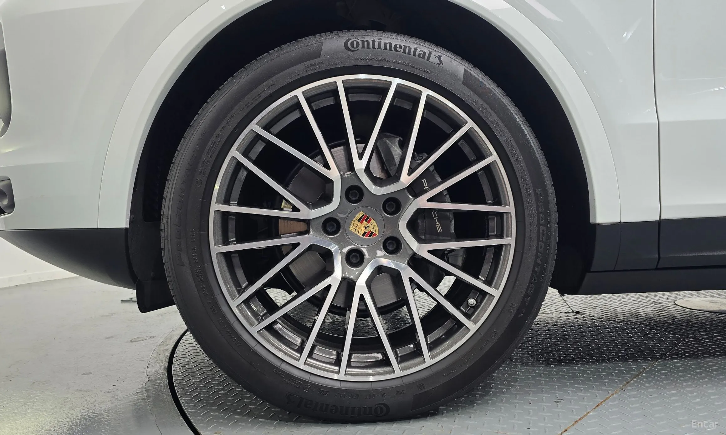Porsche Cayenne (PO536) превью 5