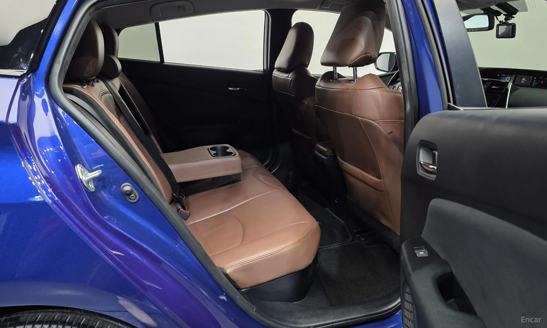 Toyota Prius 4th Generation превью 12