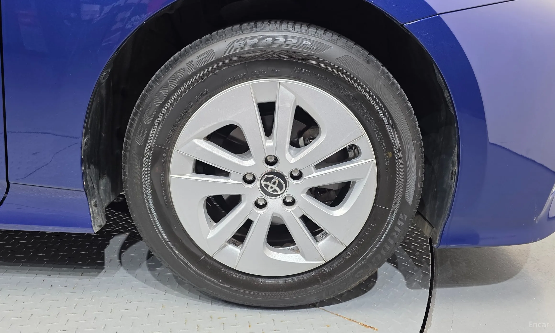 Toyota Prius 4th Generation превью 5