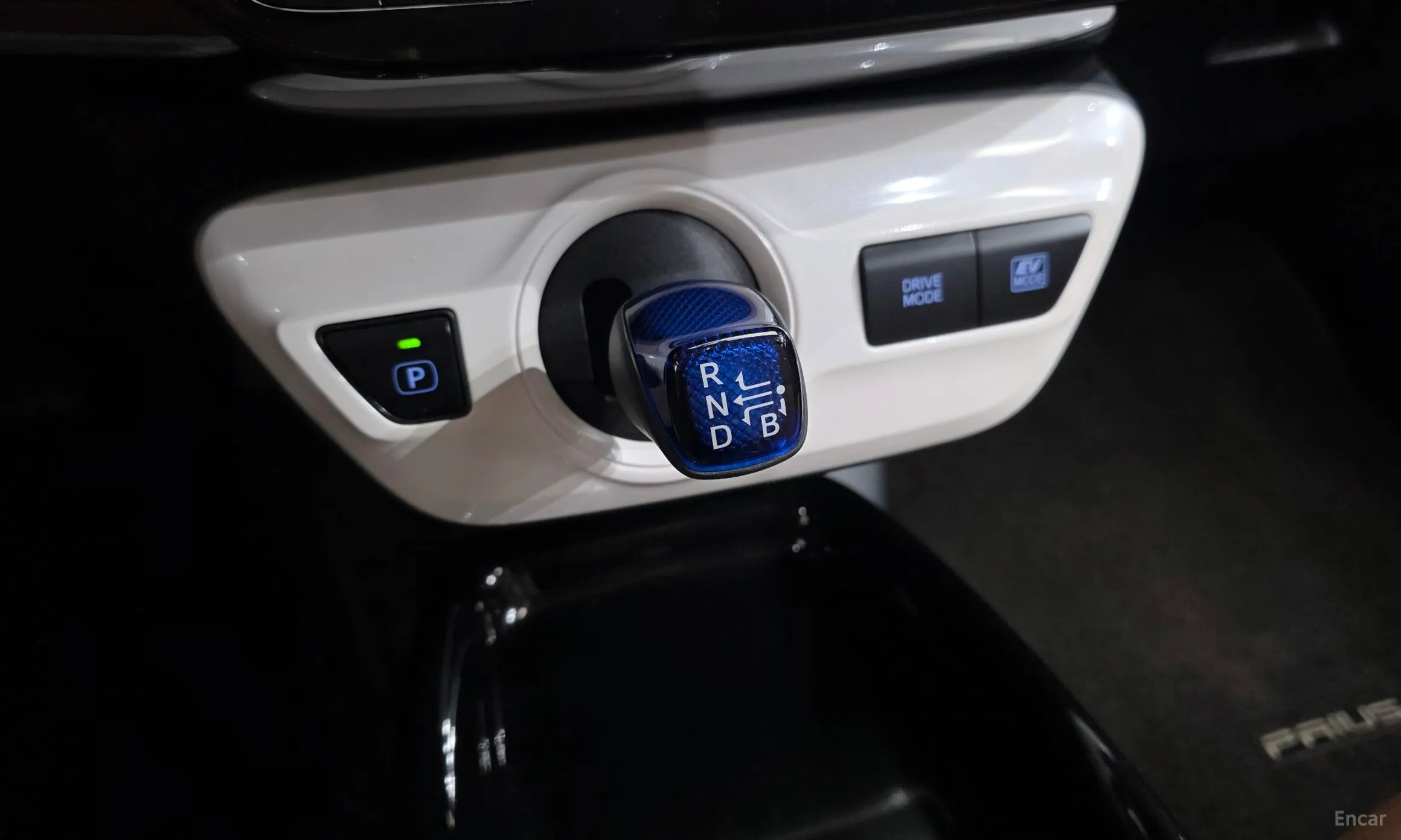 Toyota Prius 4th Generation превью 9