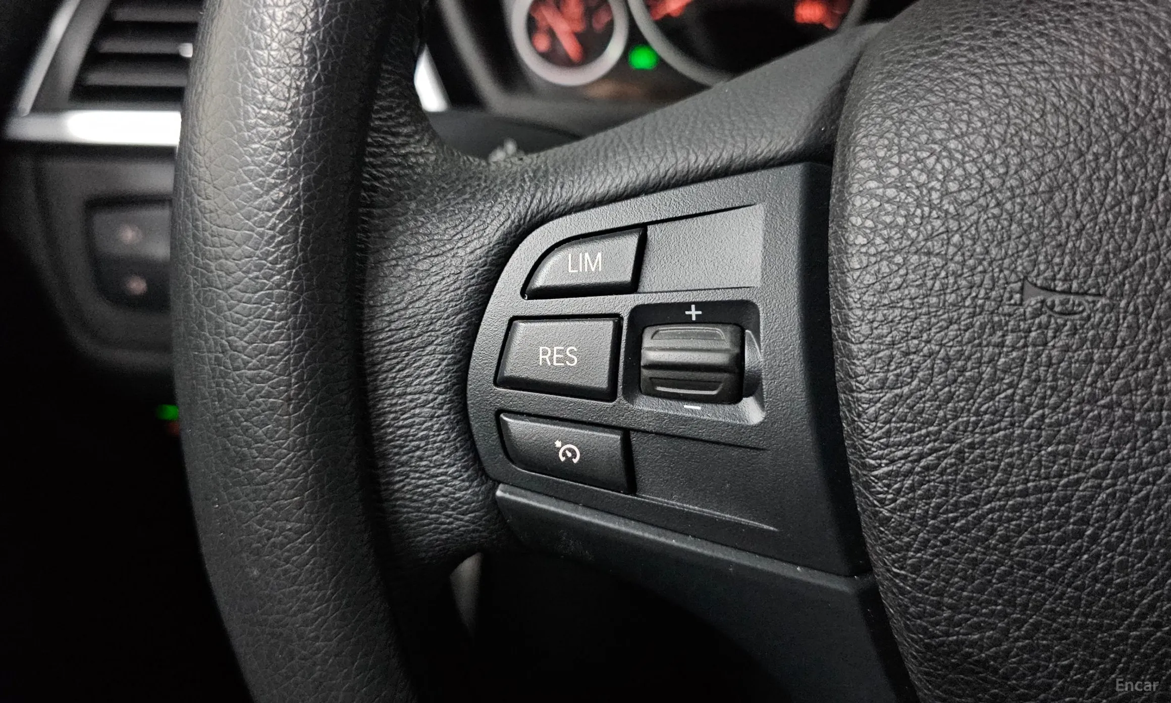 BMW 3 Series (F30) превью 16