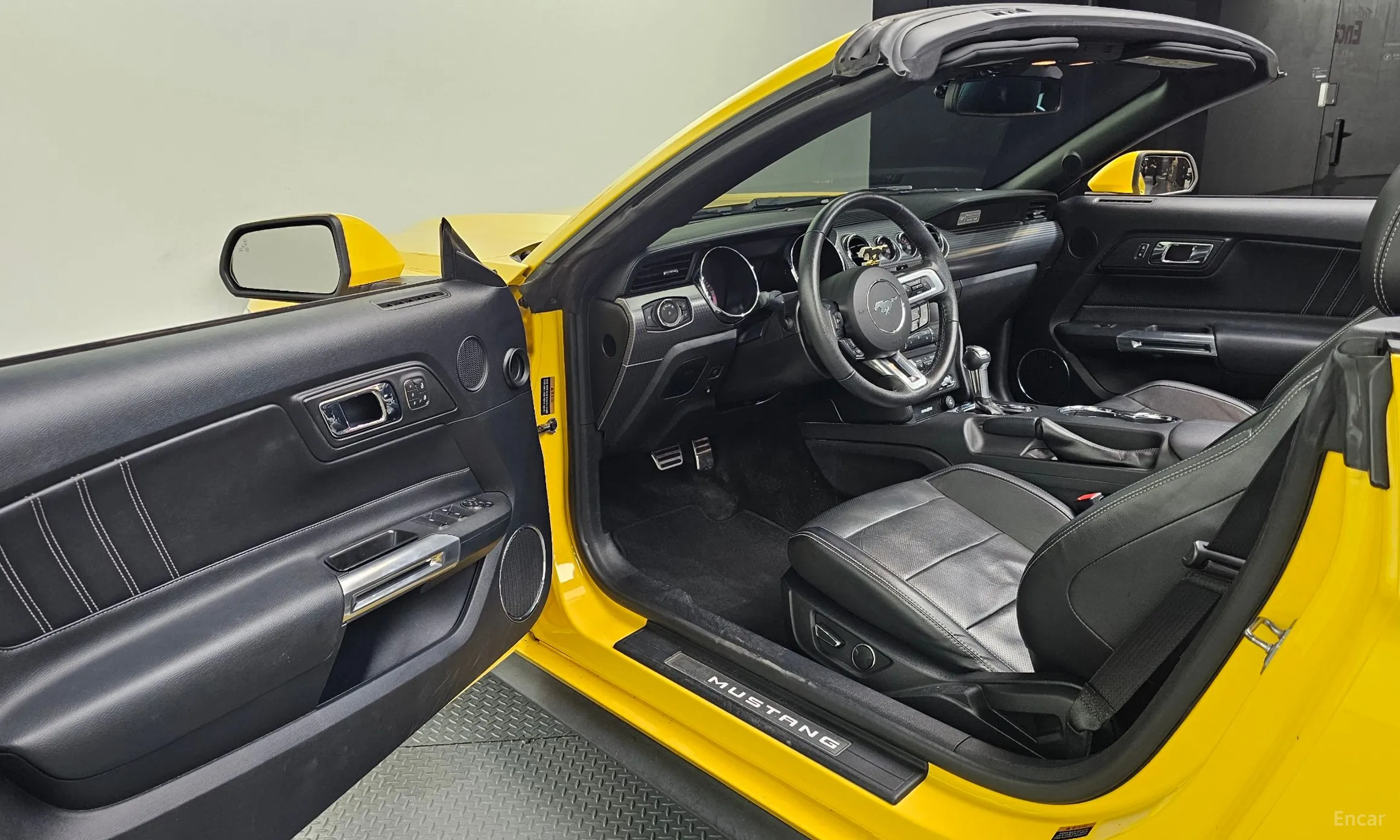 Ford Mustang превью 10
