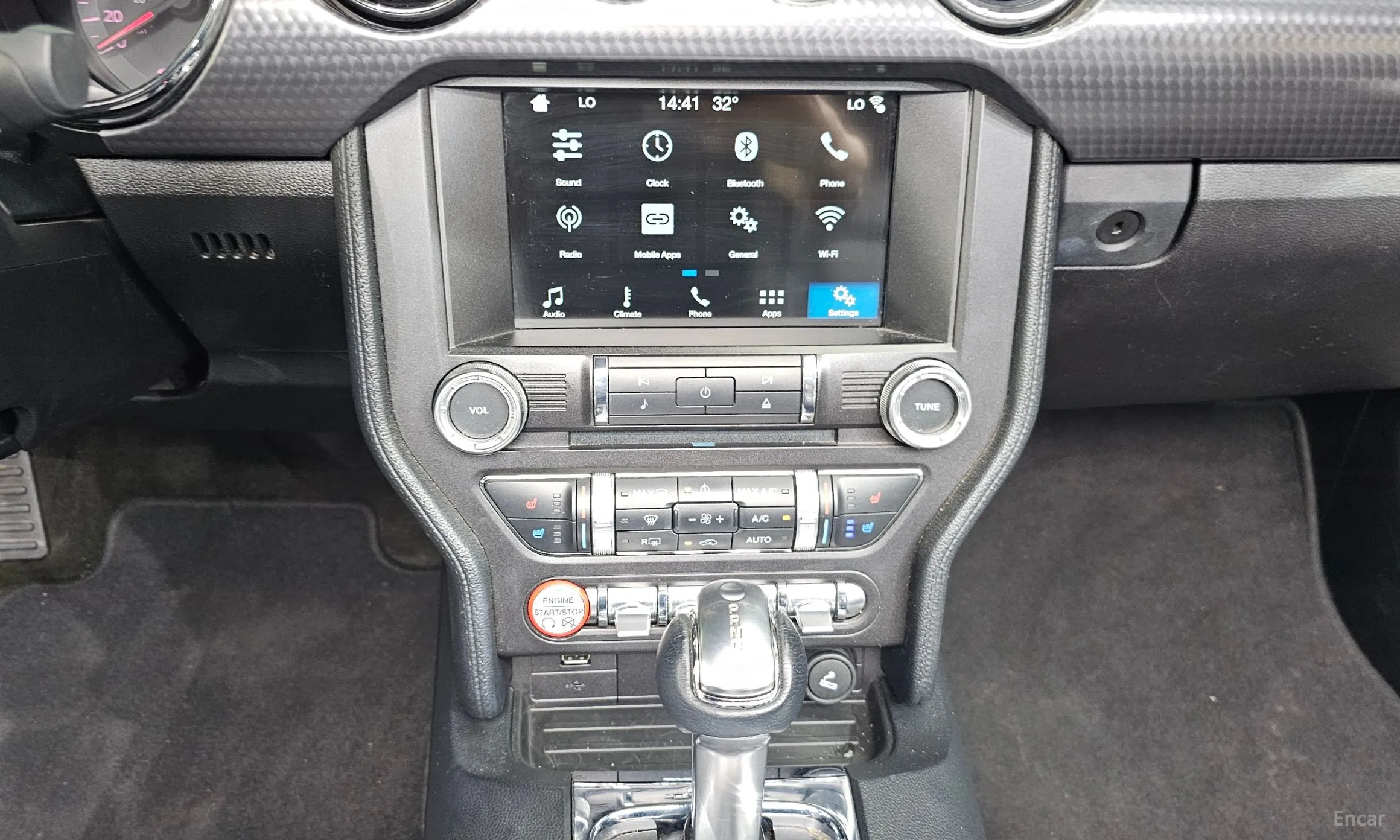Ford Mustang превью 17