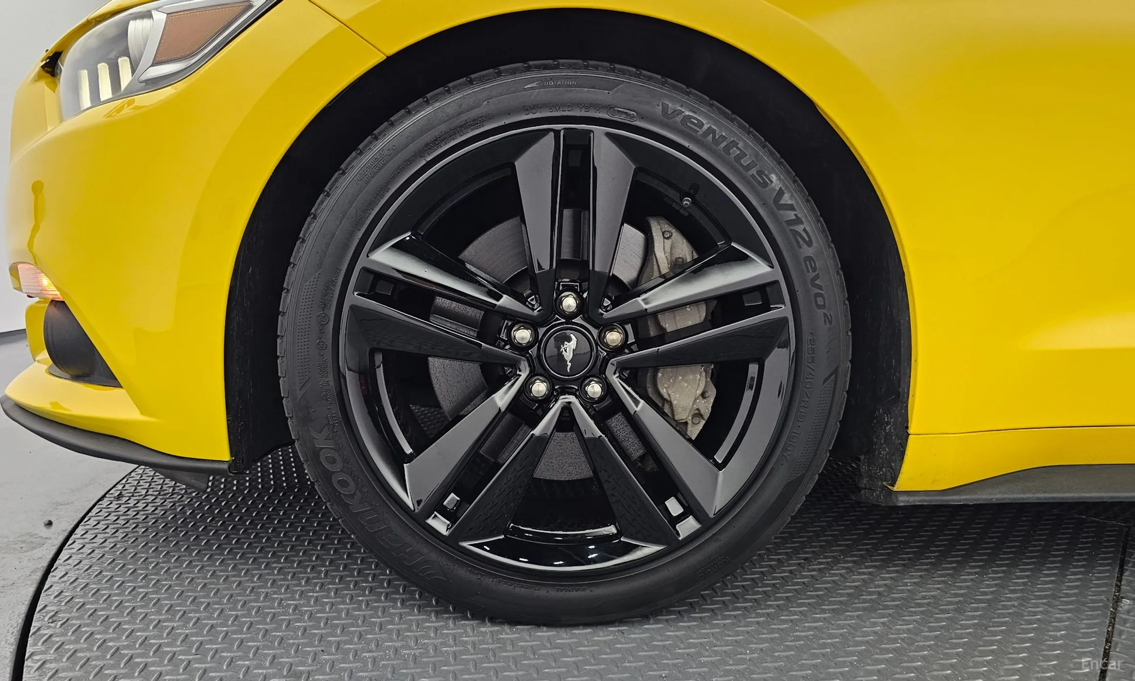 Ford Mustang превью 5