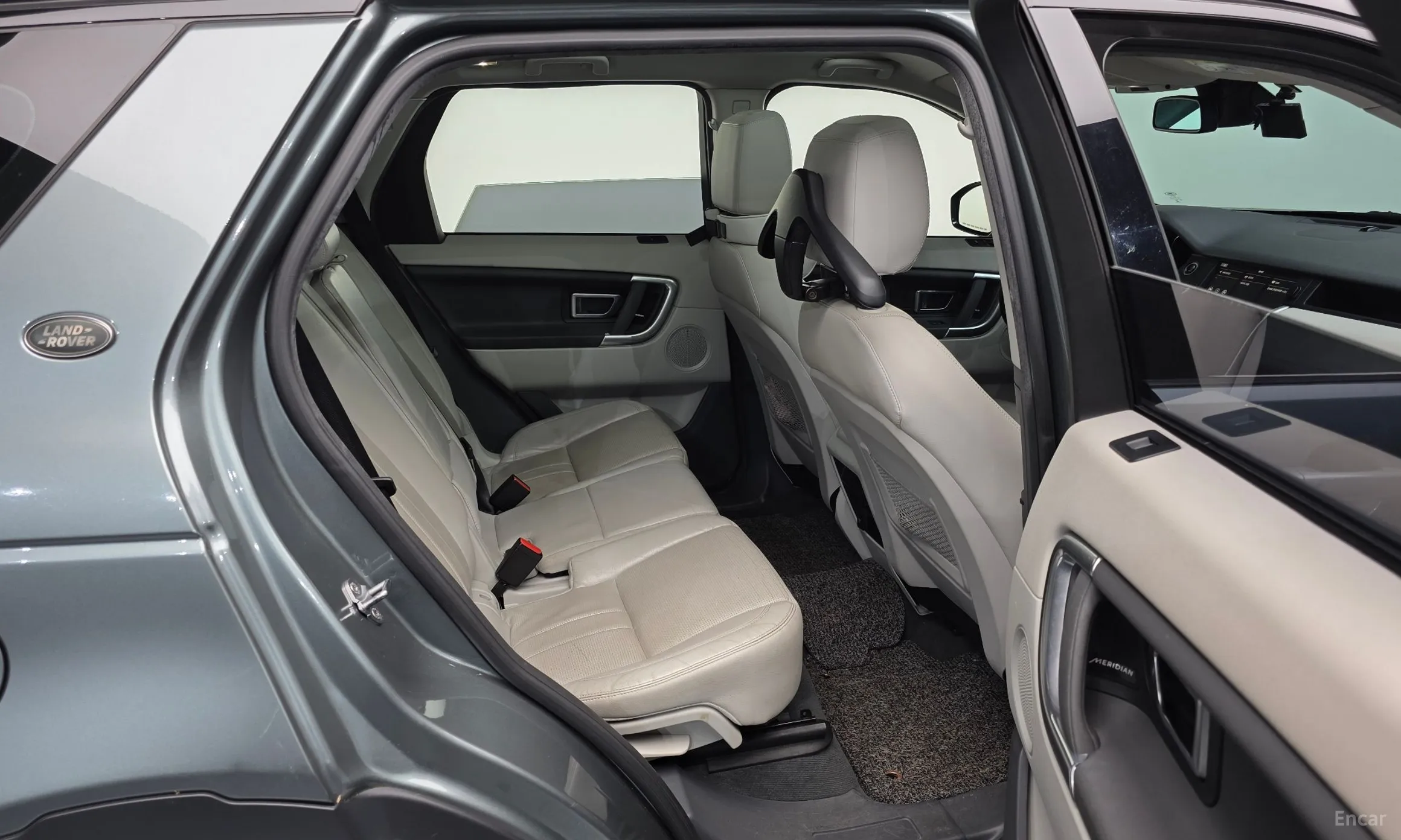 Land Rover Discovery Sports превью 12
