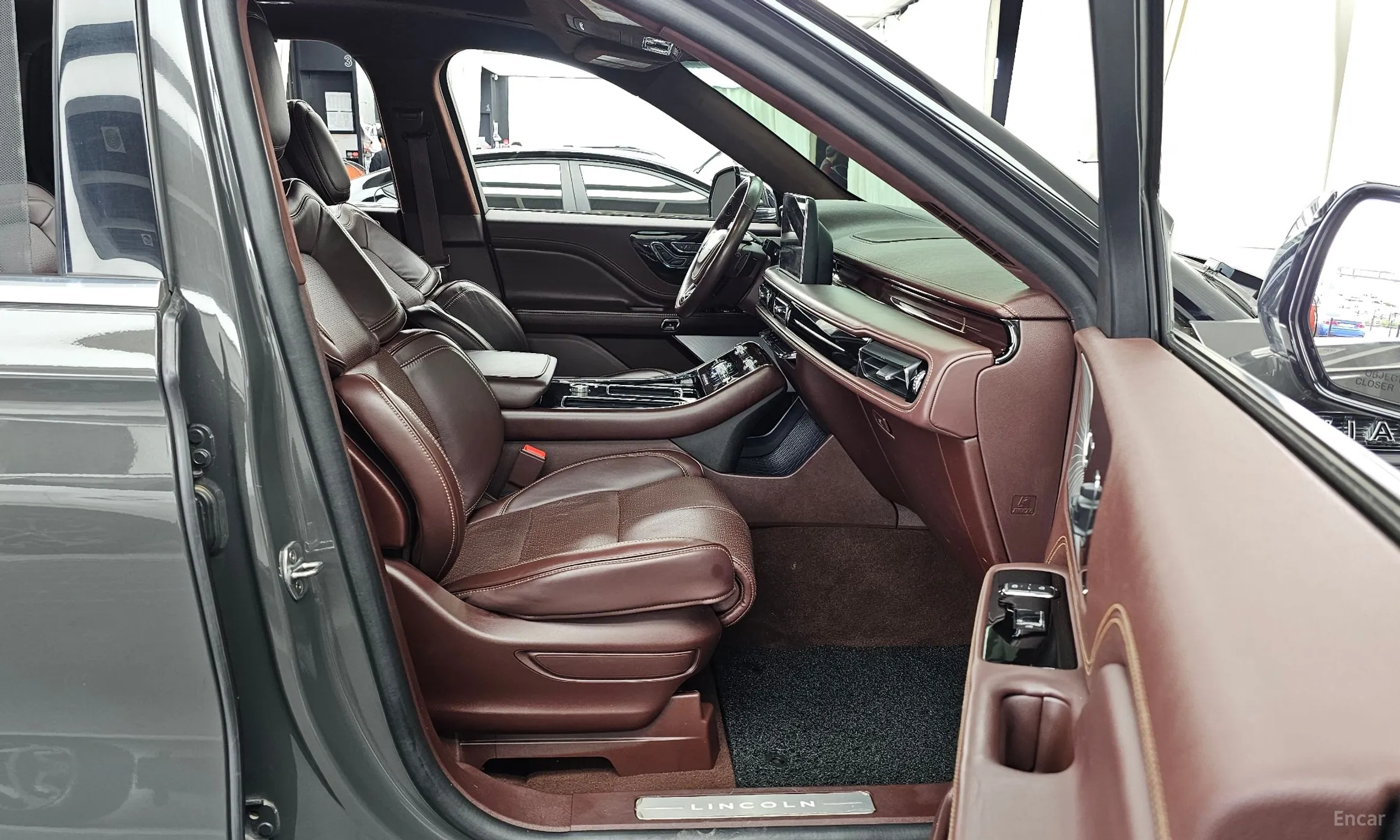 Lincoln Aviator 2nd Generation превью 11