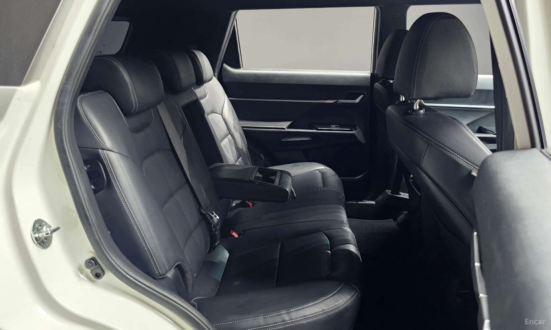 KG Mobility (SsangYong) Torres превью 12