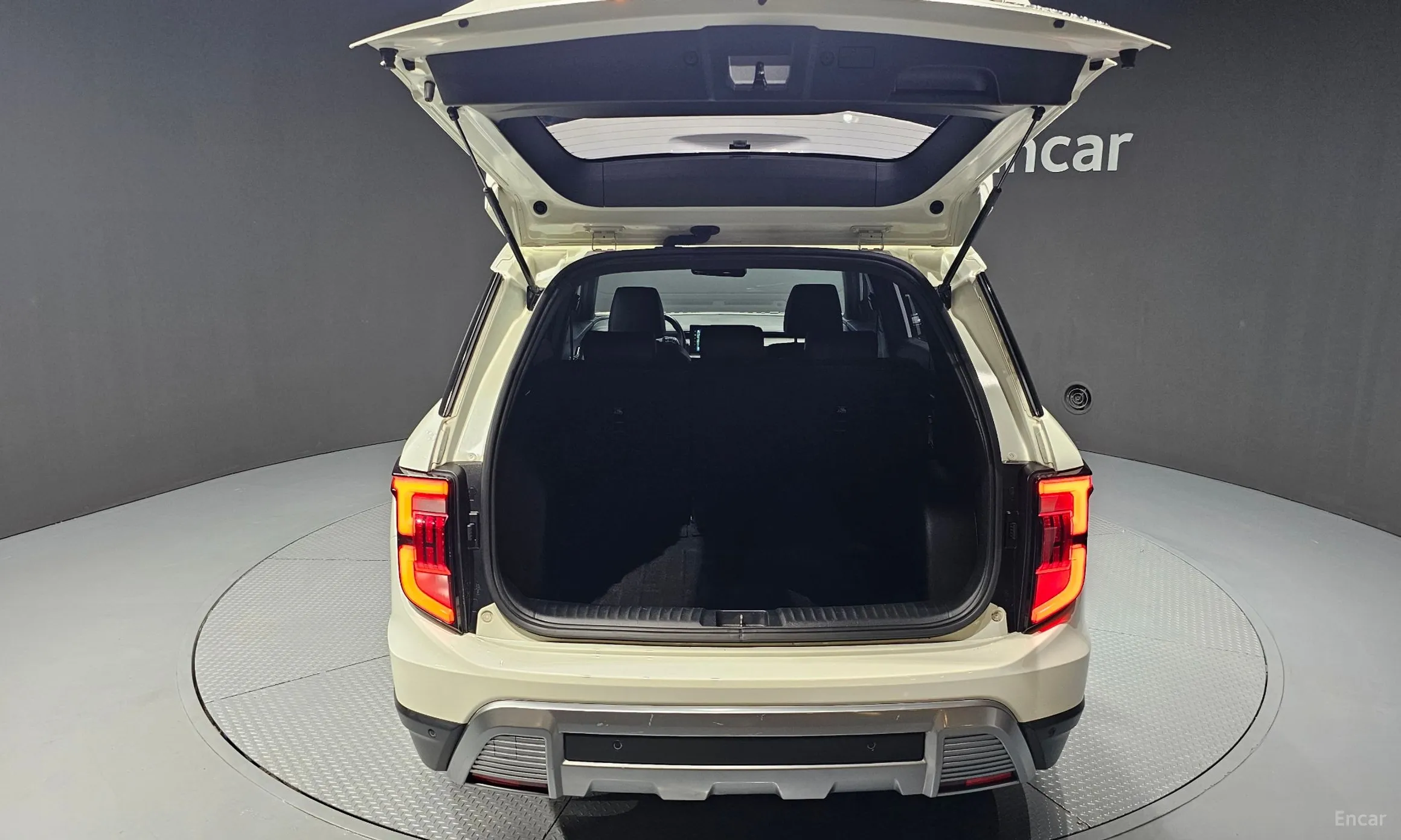 KG Mobility (SsangYong) Torres превью 20