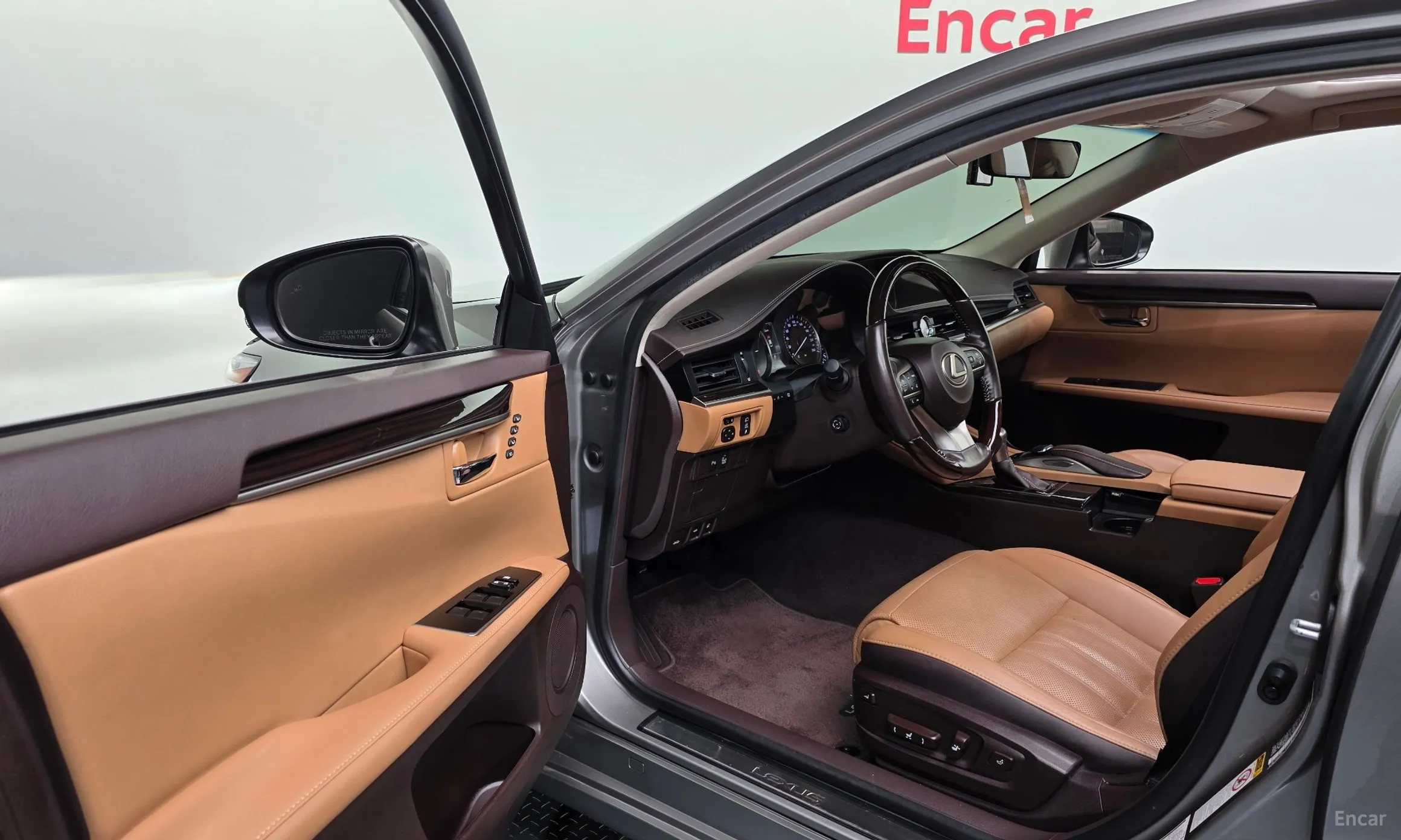 Lexus New ES300h превью 10