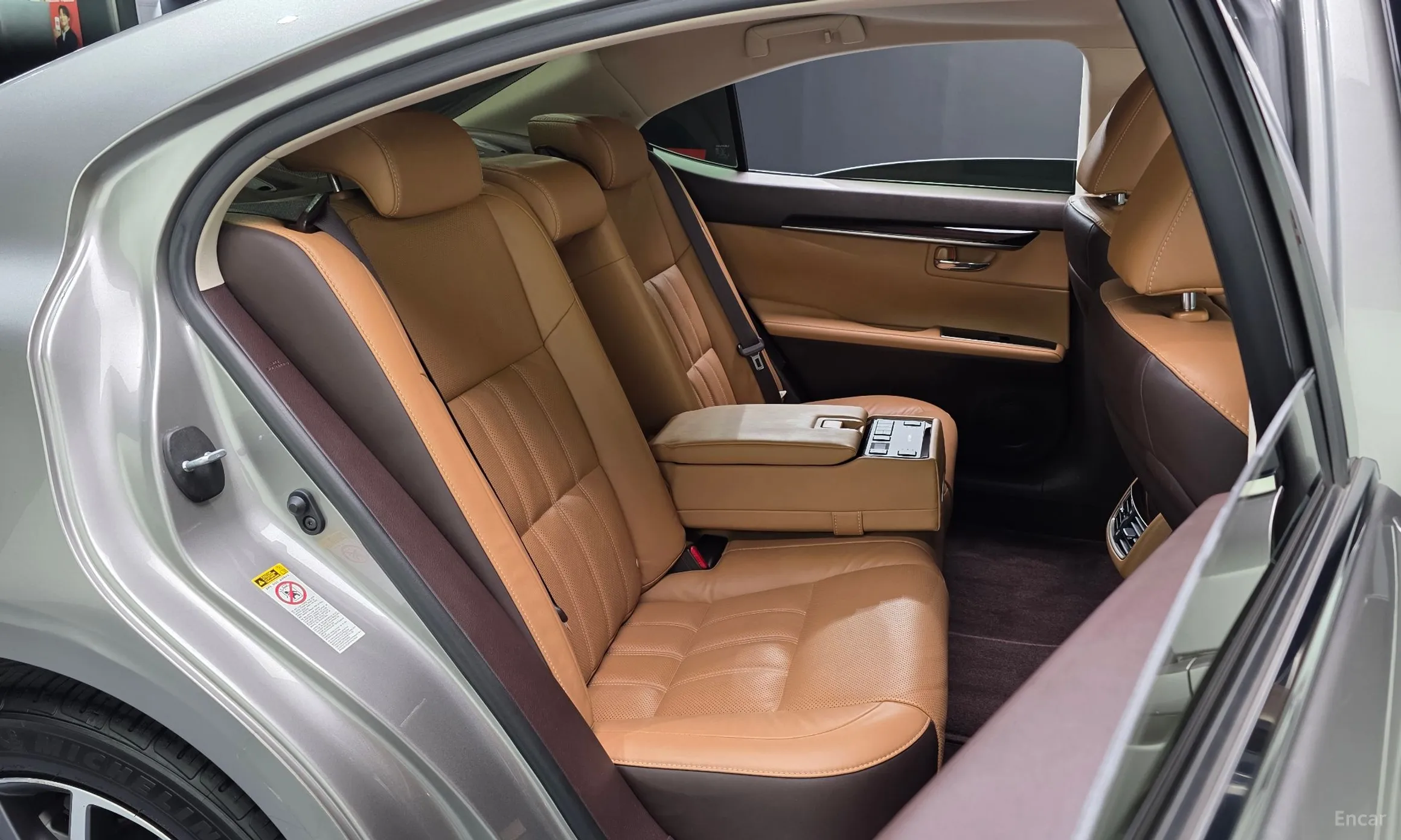 Lexus New ES300h превью 11