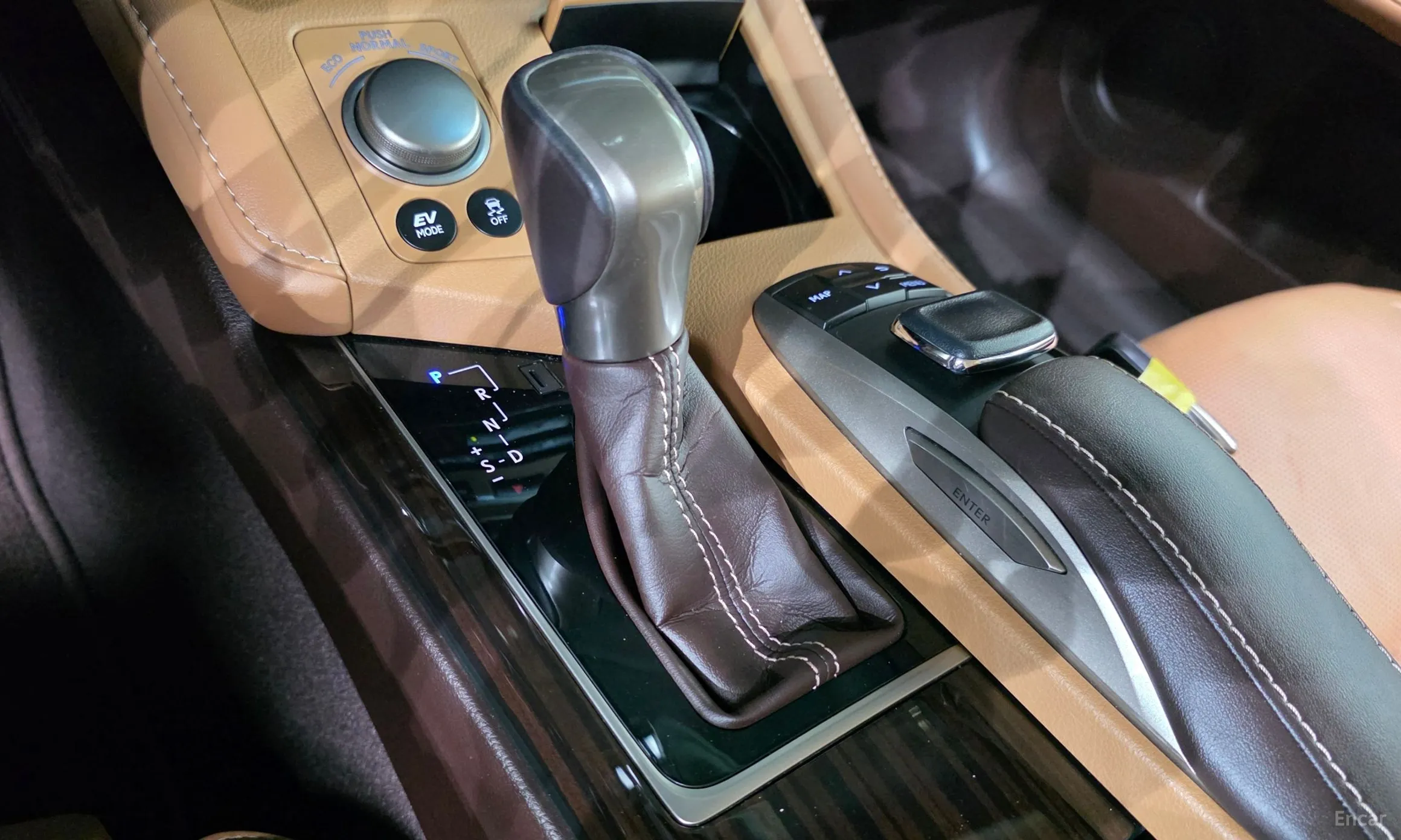 Lexus New ES300h превью 9