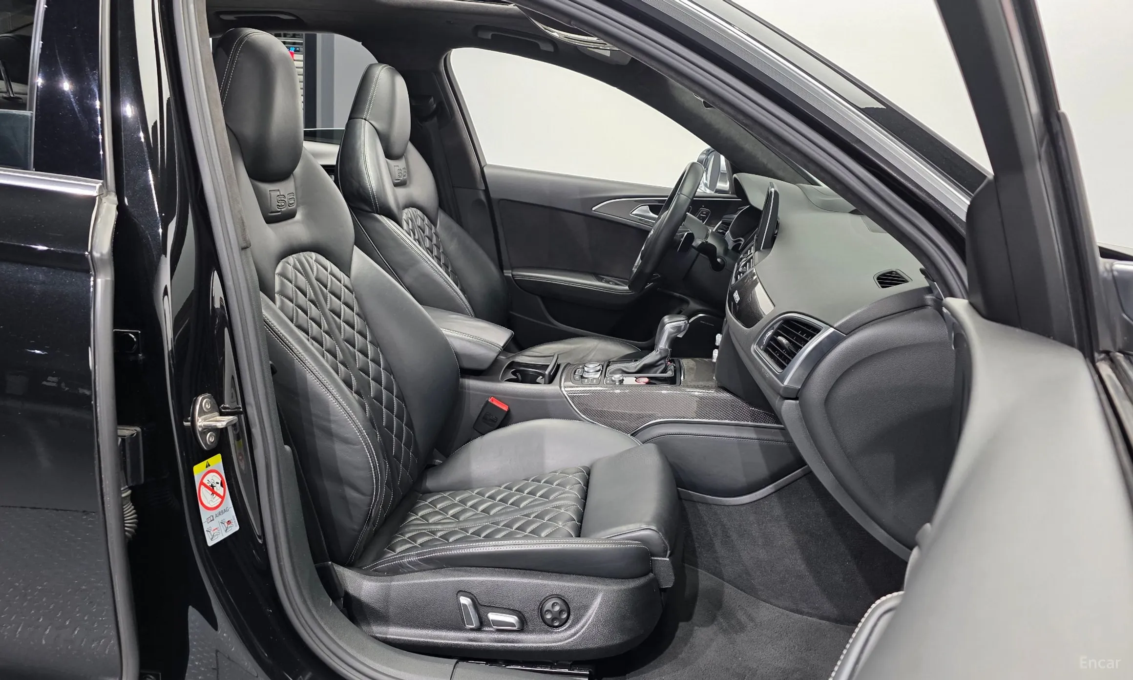 Audi S6 превью 11