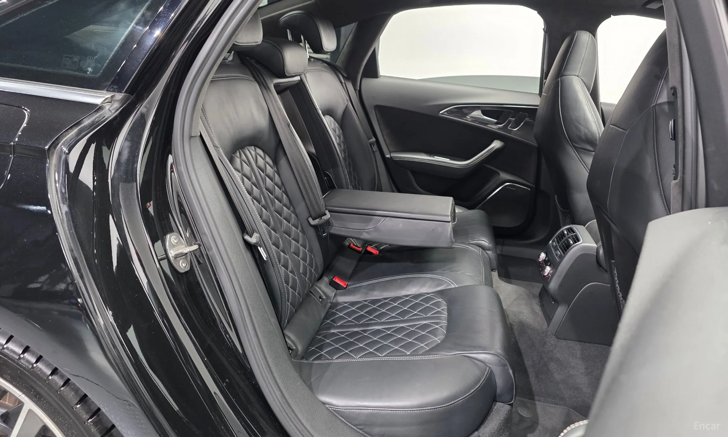Audi S6 превью 12