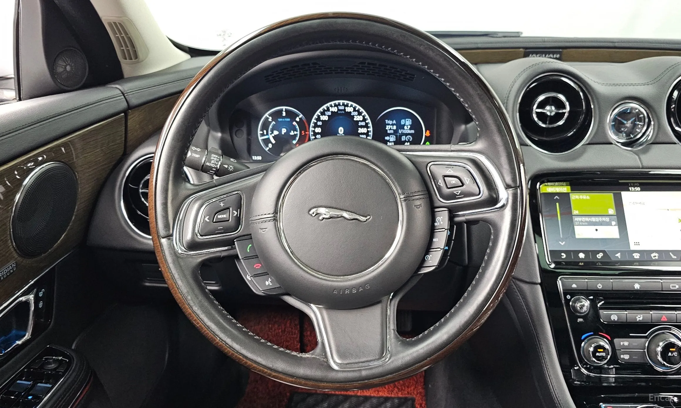 Jaguar All New XJ превью 13