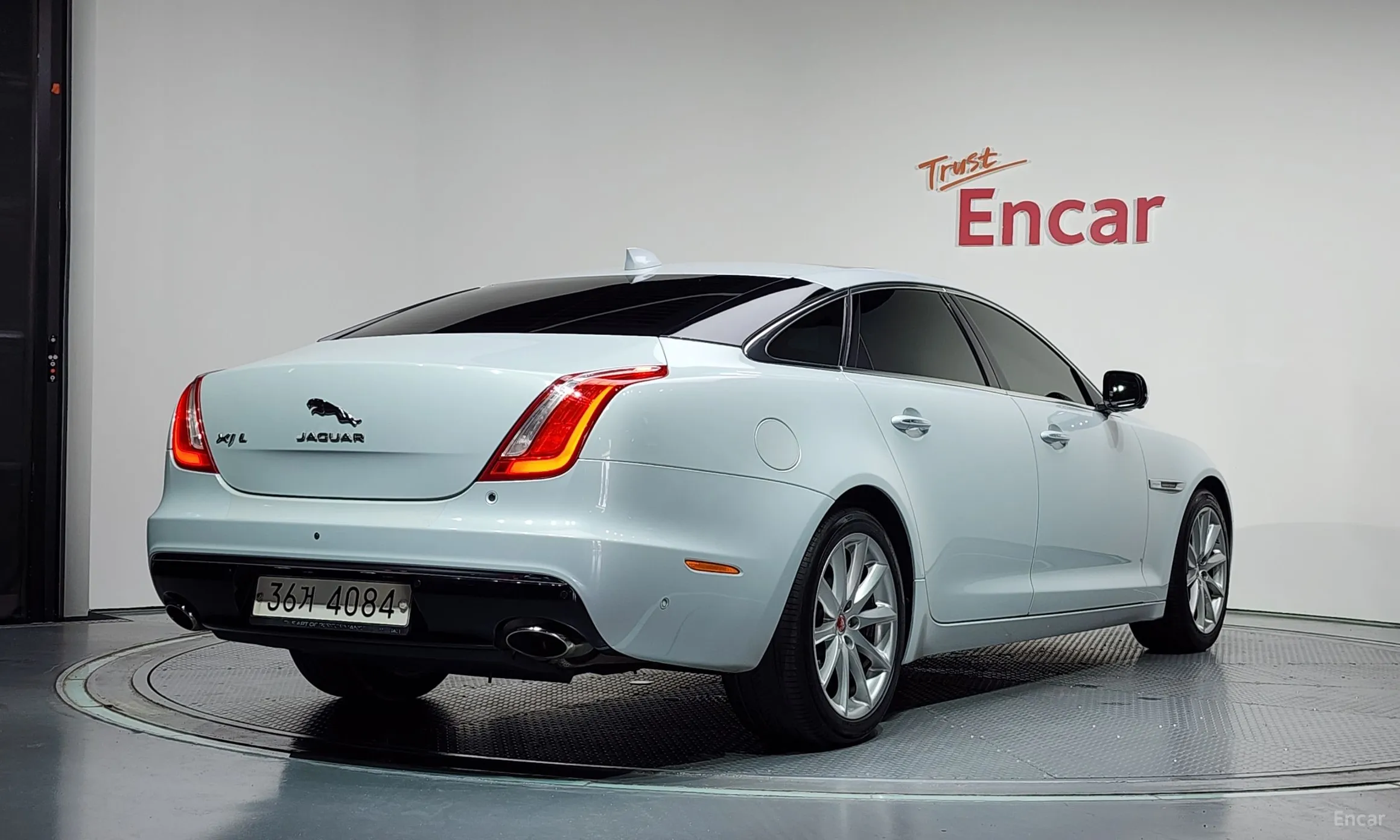 Jaguar All New XJ