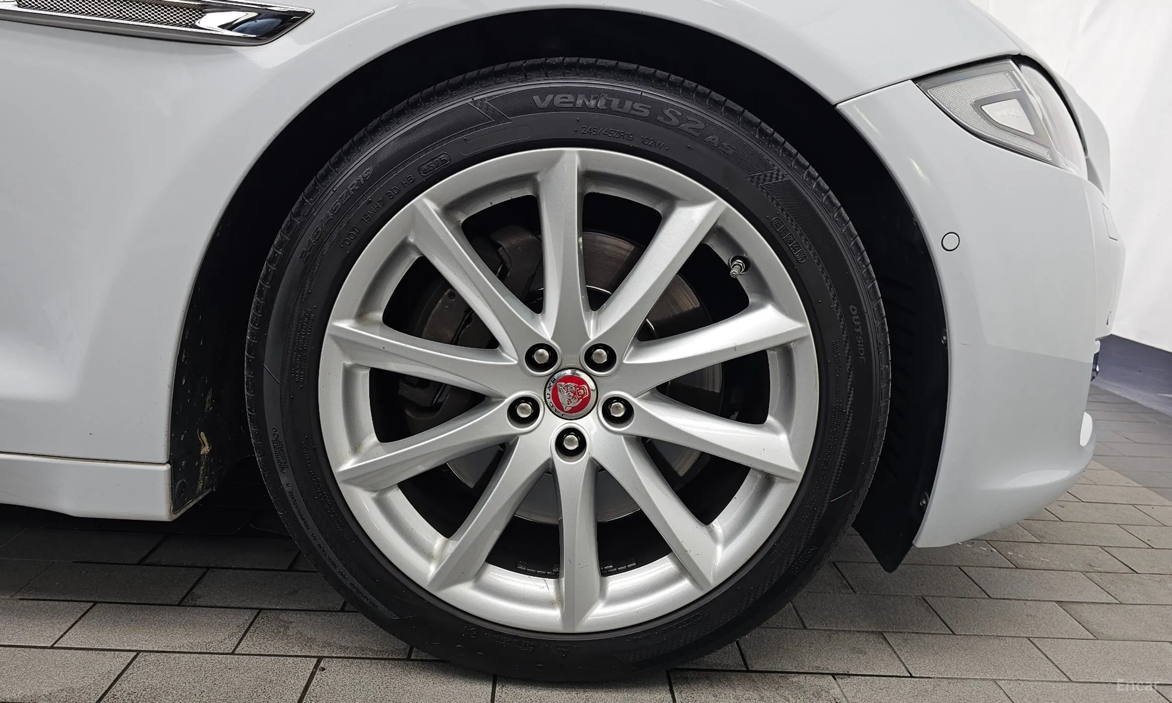 Jaguar All New XJ превью 5