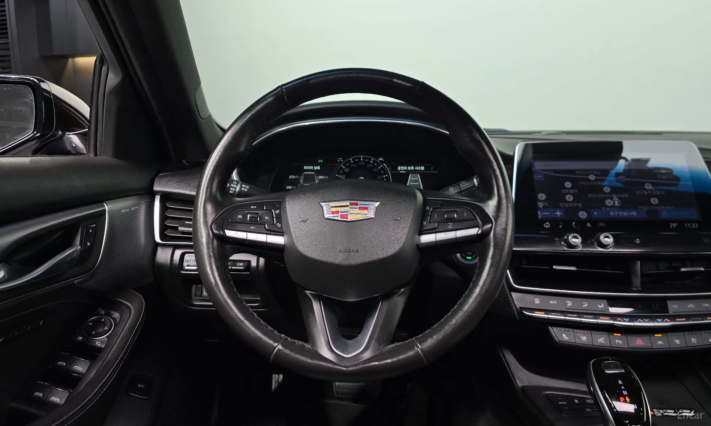 Cadillac CT5 превью 12