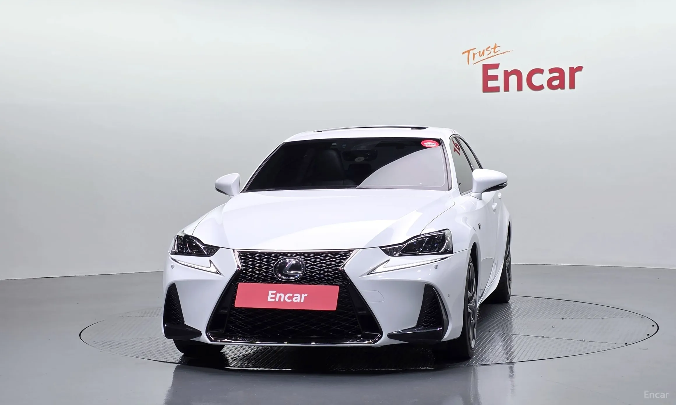 Lexus New IS300 превью 3