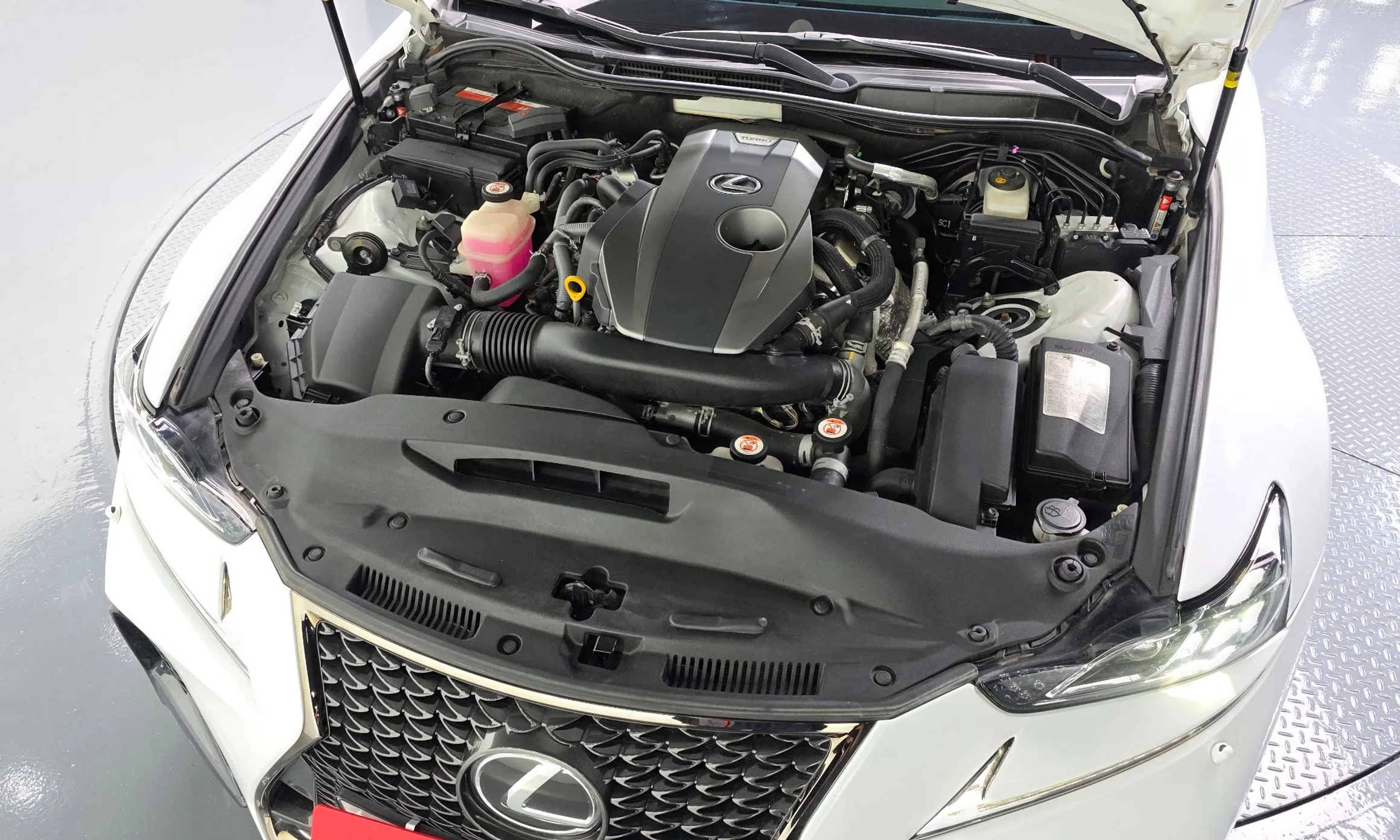 Lexus New IS300 превью 6