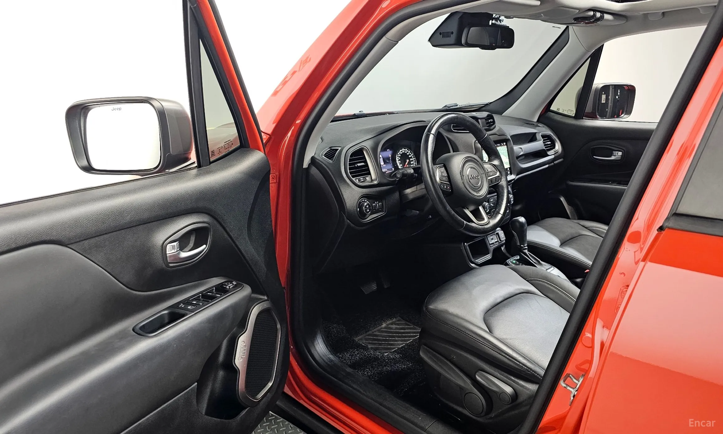Jeep Renegade превью 10