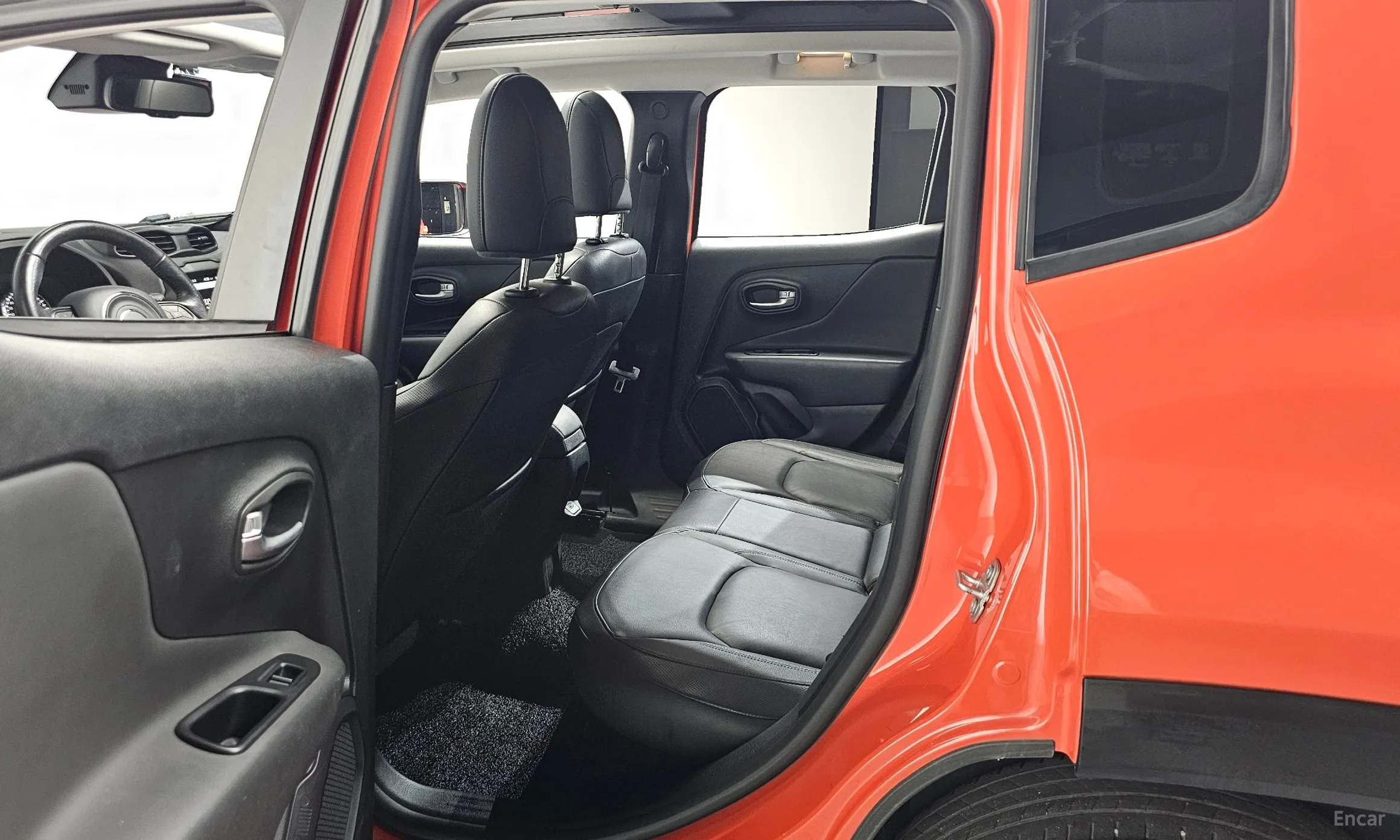 Jeep Renegade превью 11