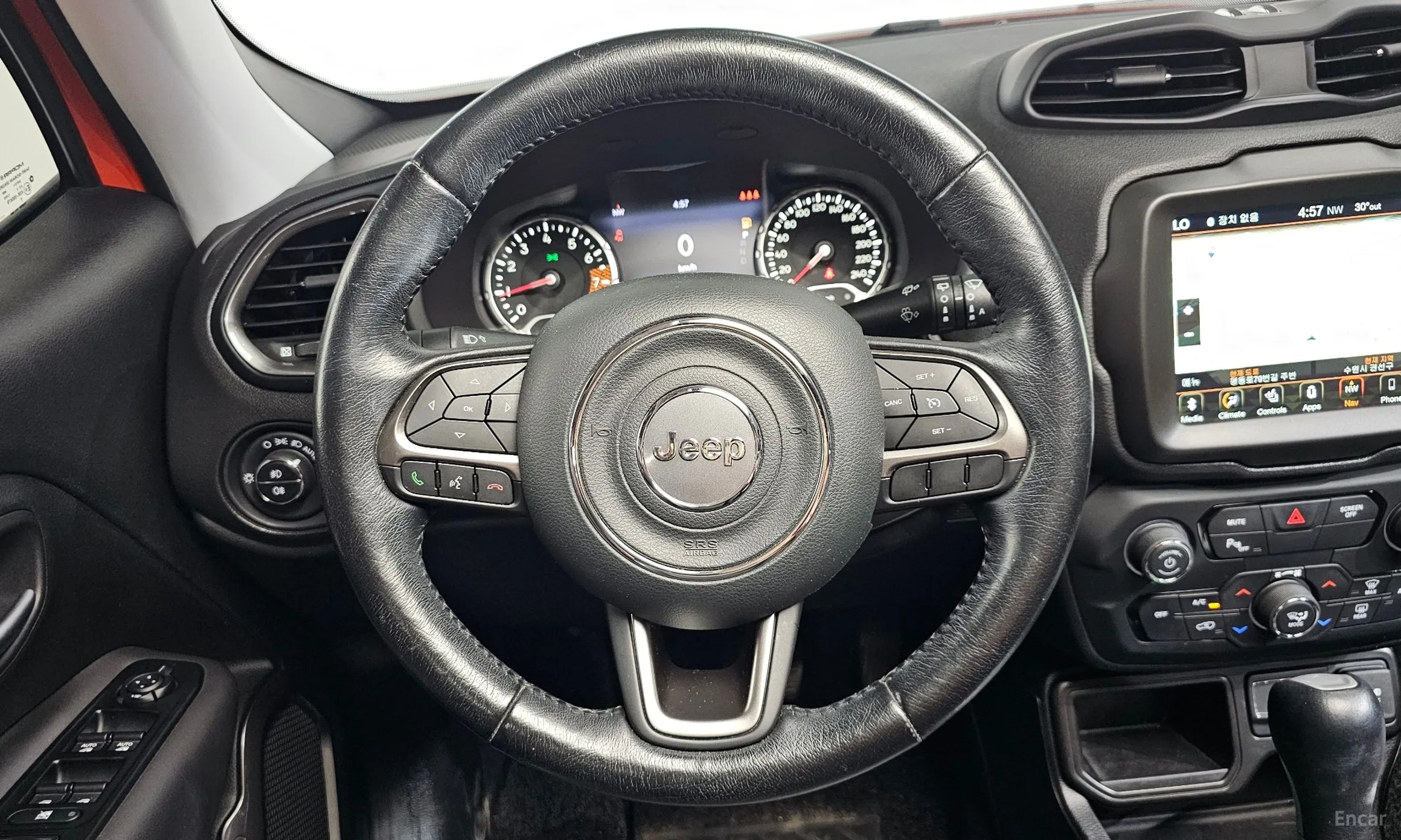 Jeep Renegade превью 13