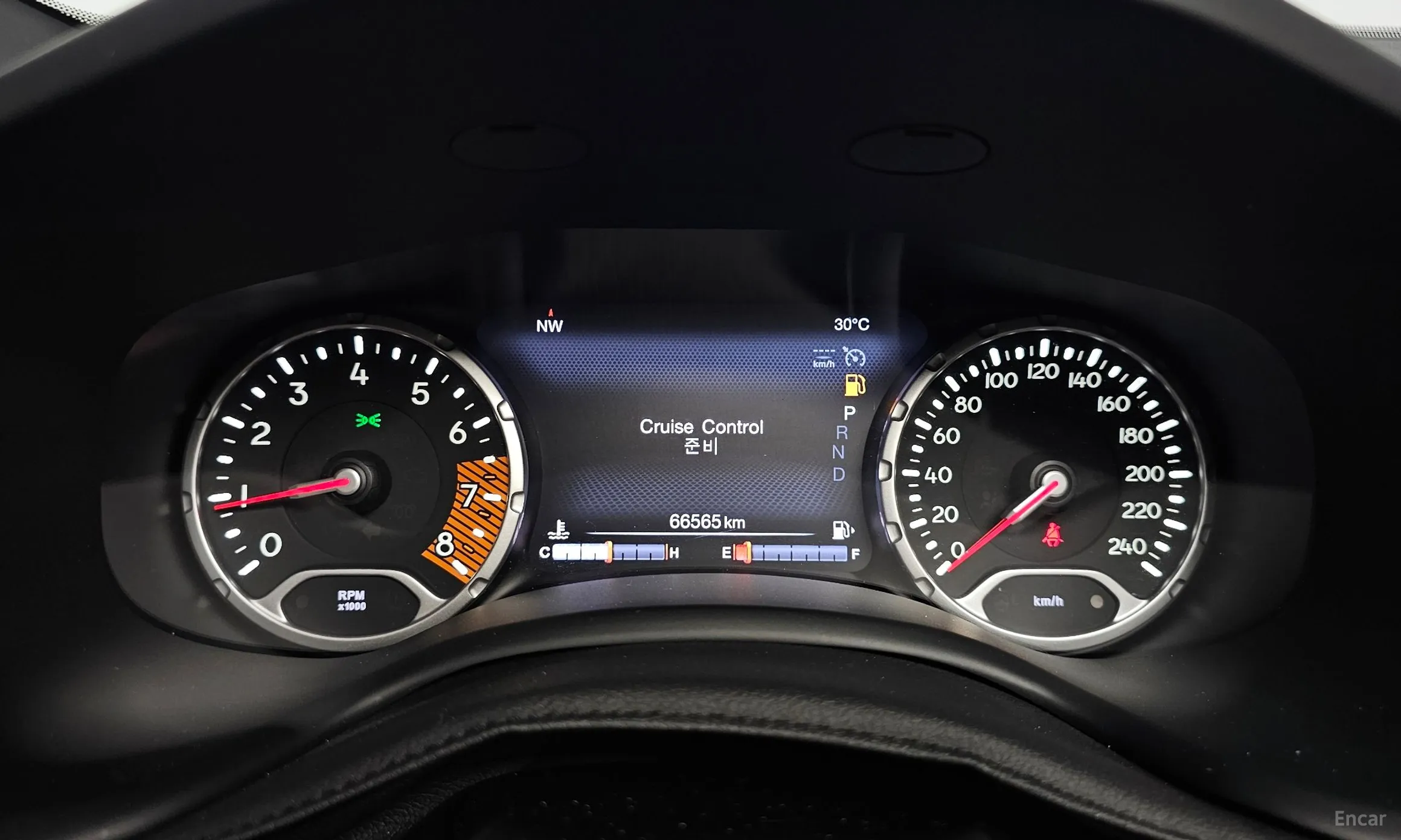Jeep Renegade превью 8
