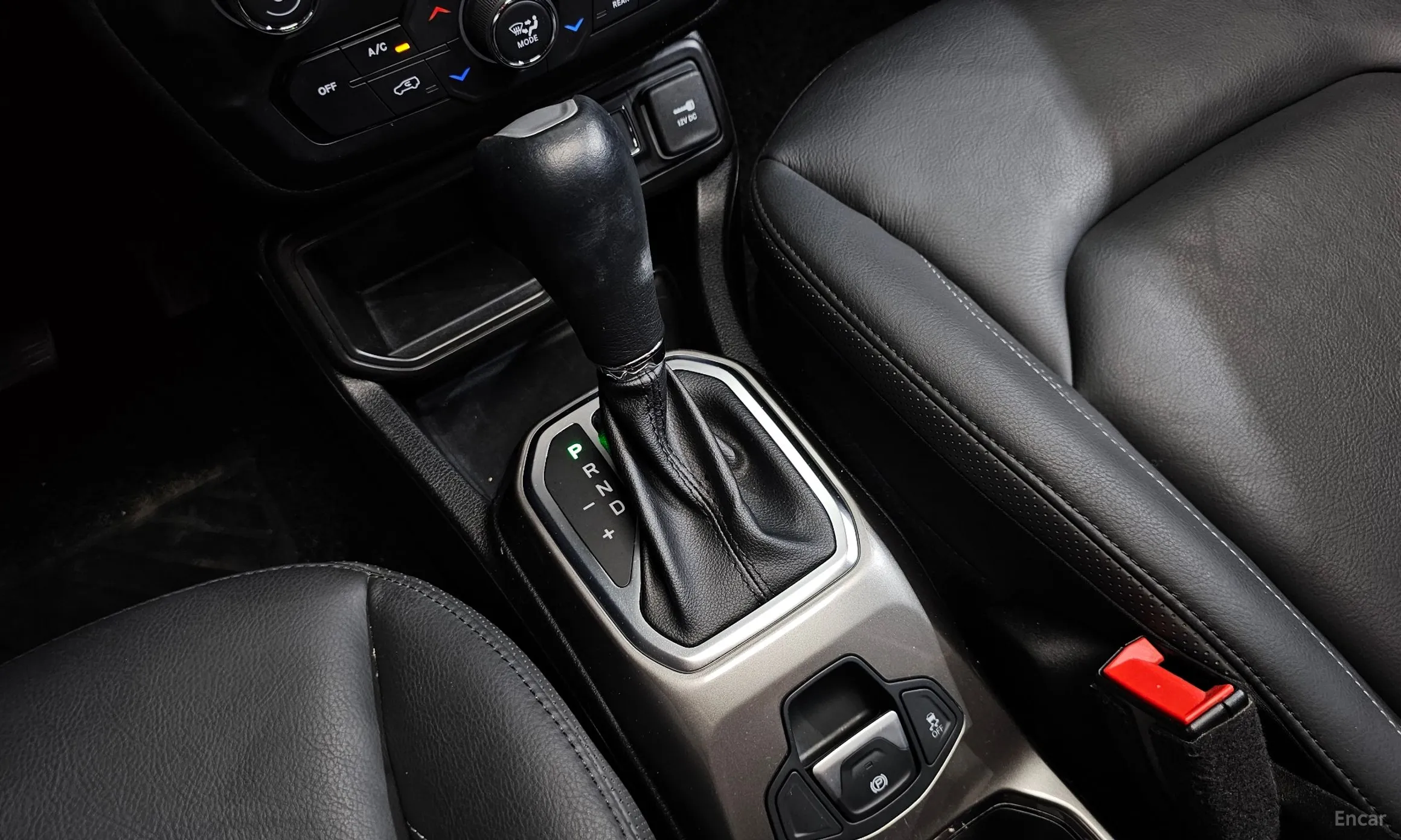 Jeep Renegade превью 9