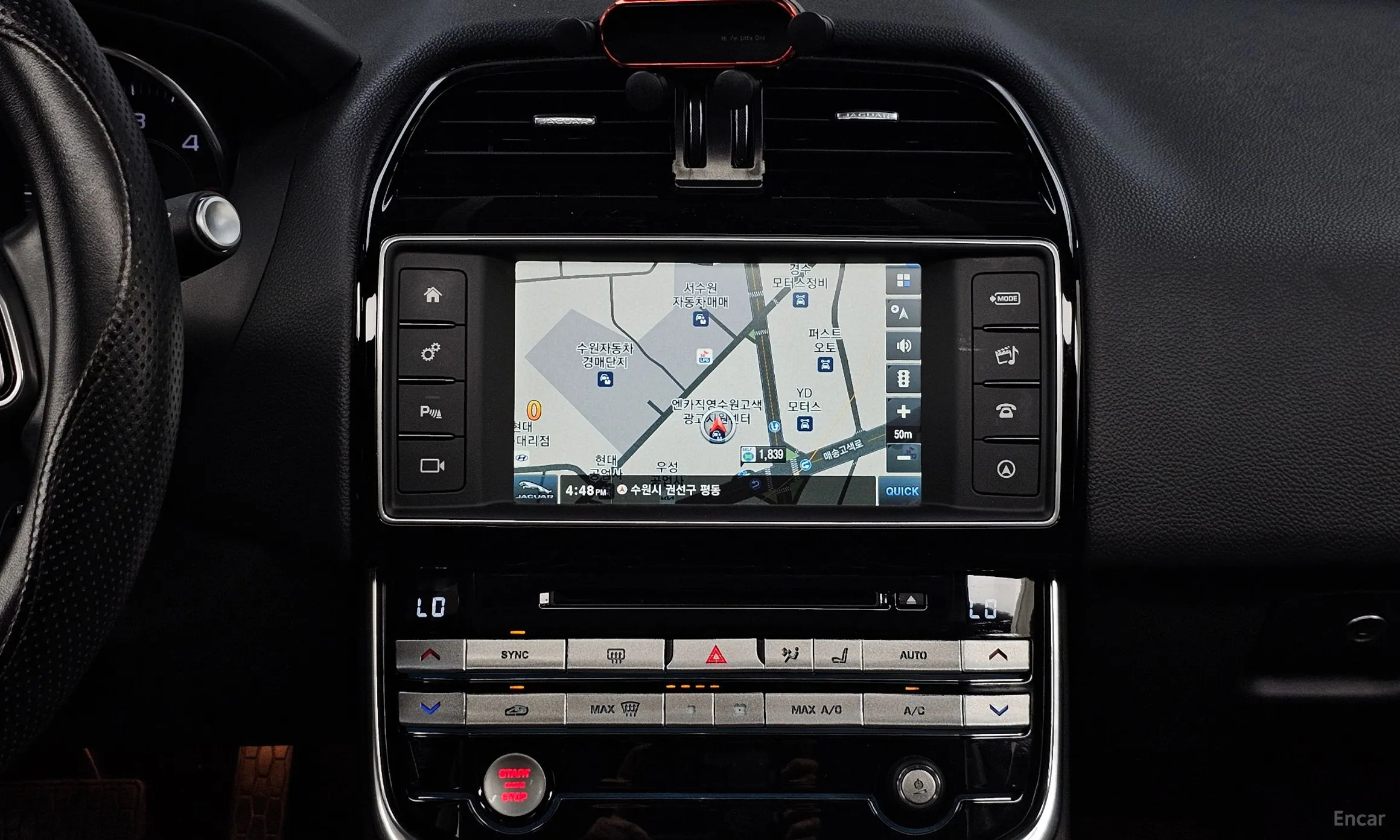 Jaguar XE превью 14