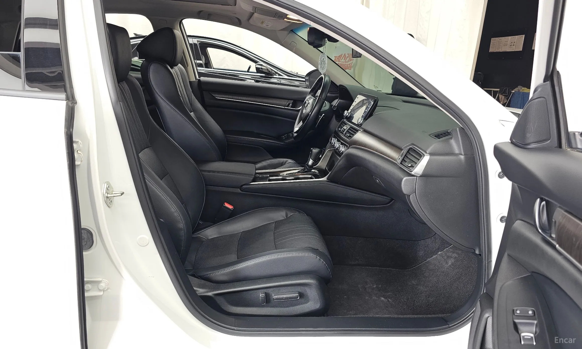 Honda Accord 10th Generation превью 11