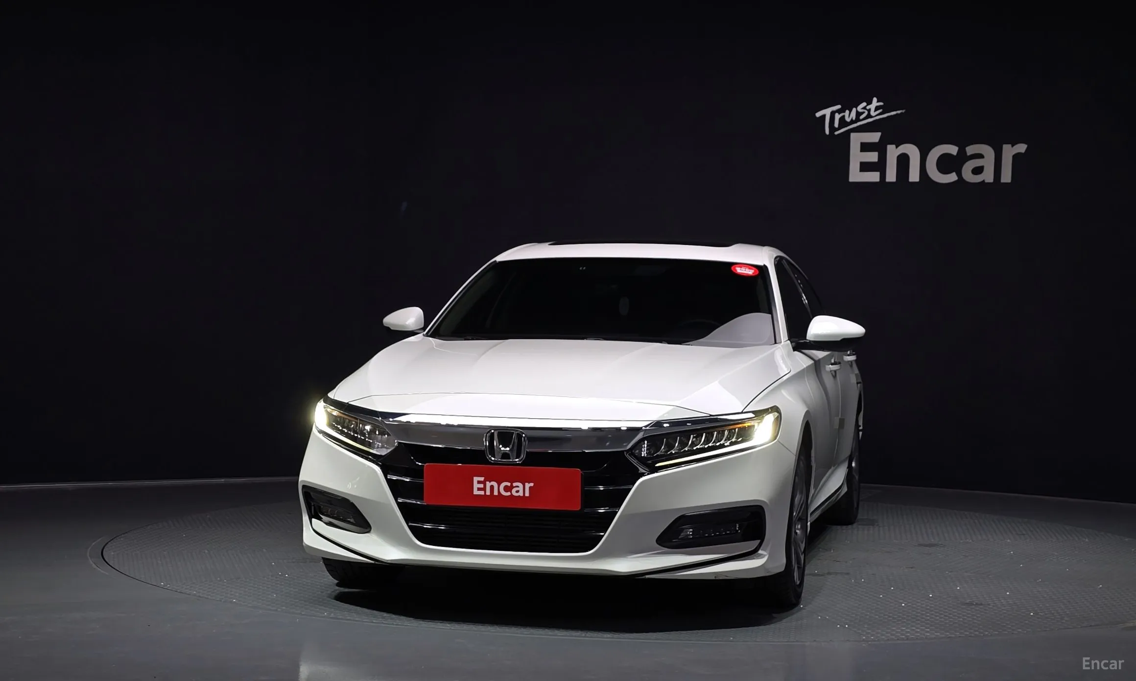 Honda Accord 10th Generation превью 3