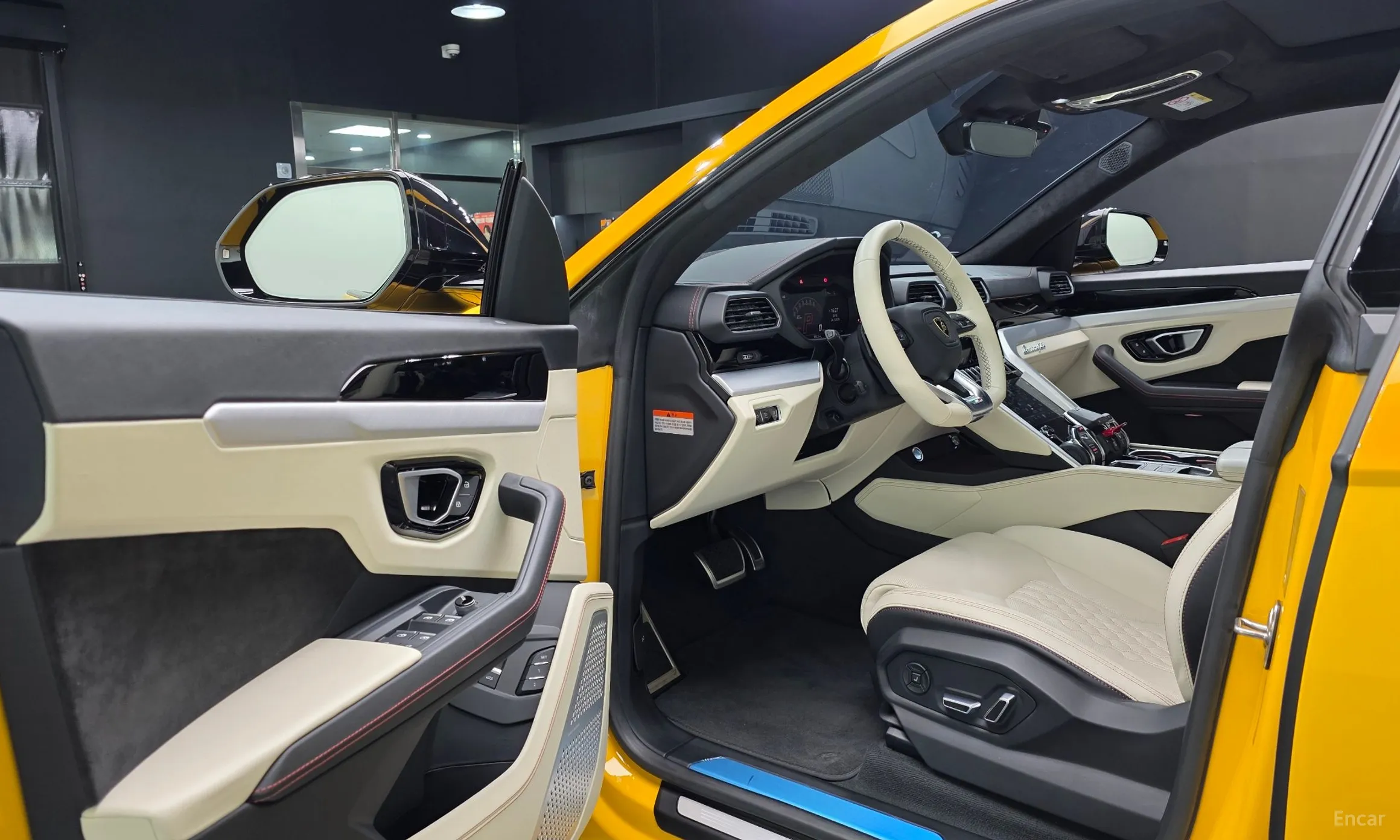 Lamborghini Urus превью 10