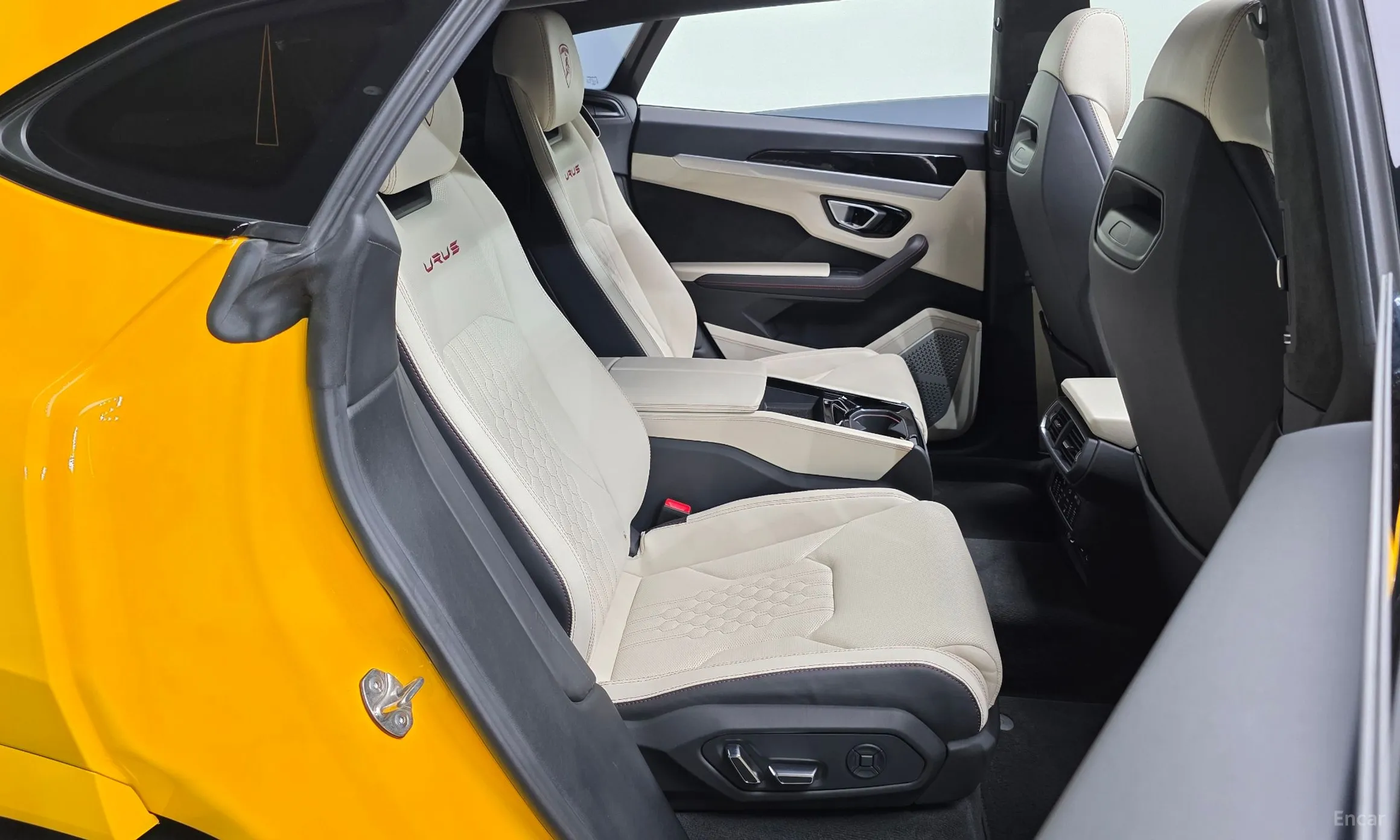 Lamborghini Urus превью 11