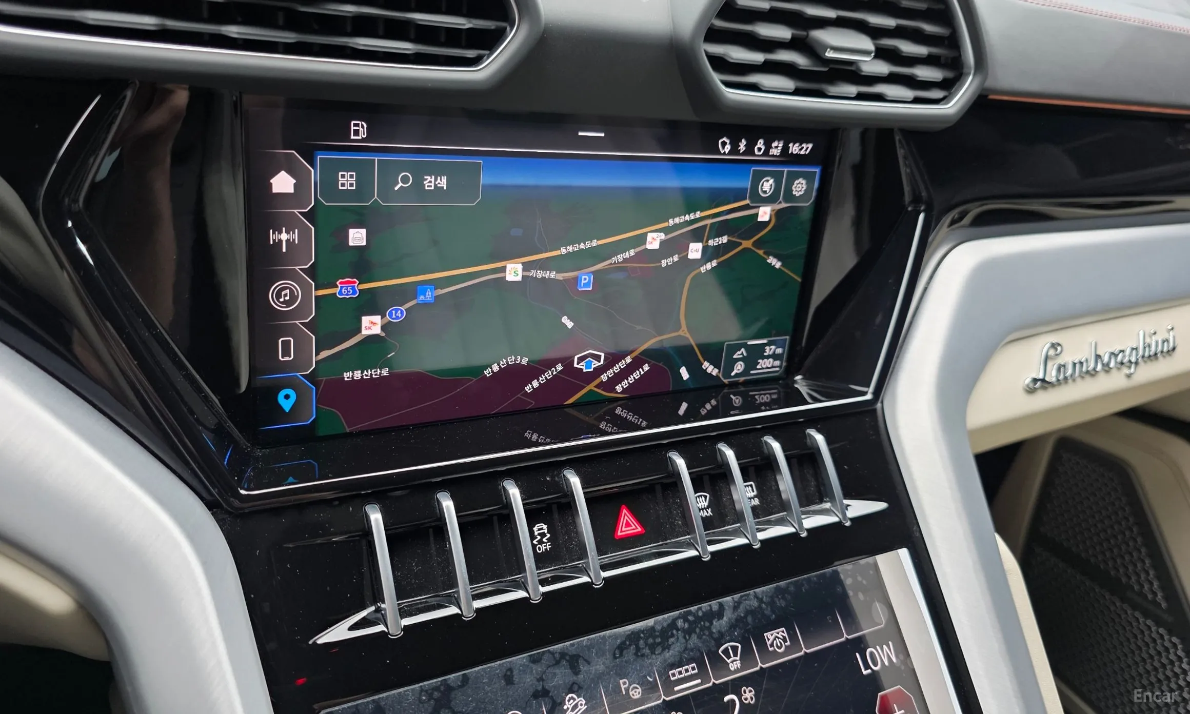 Lamborghini Urus превью 14