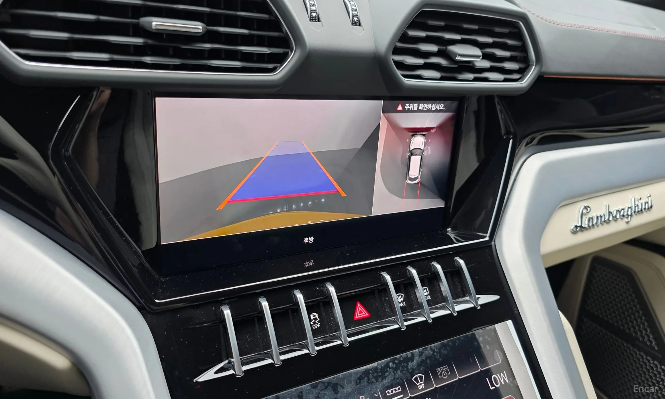 Lamborghini Urus превью 20