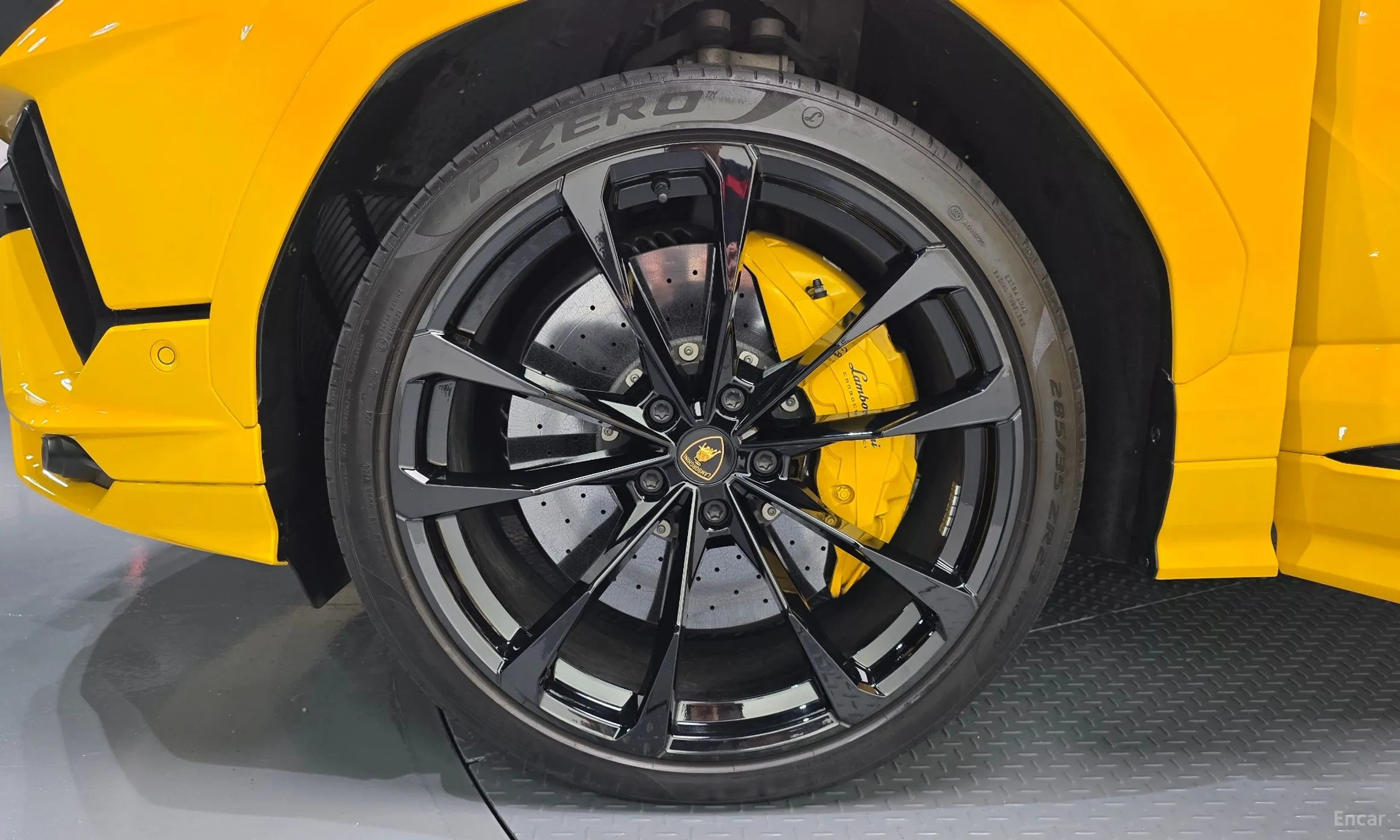 Lamborghini Urus превью 5