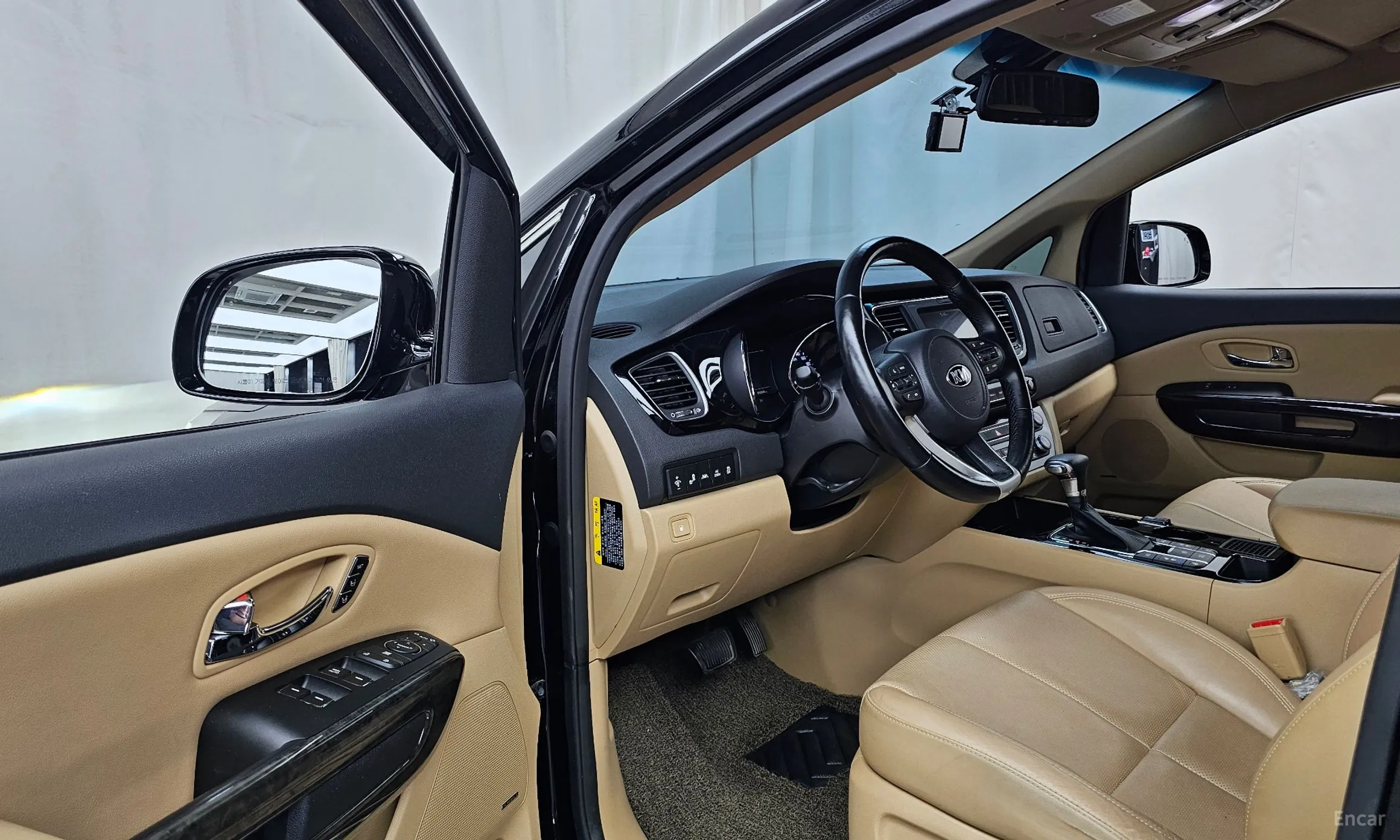 Kia Carnival превью 10