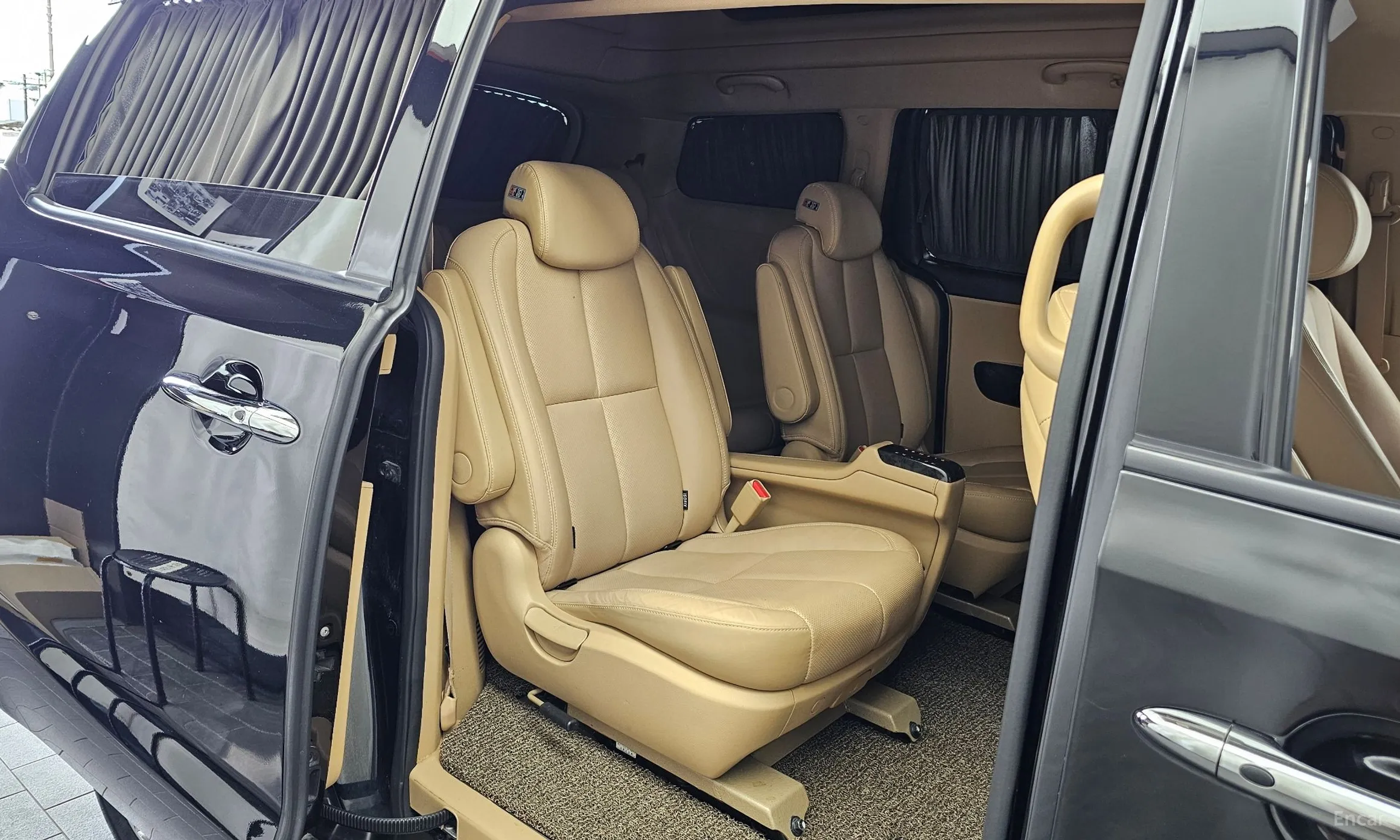 Kia Carnival превью 11
