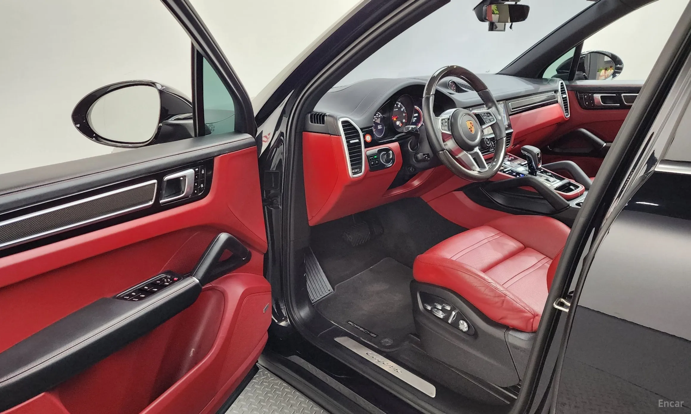 Porsche Cayenne (PO536) превью 10